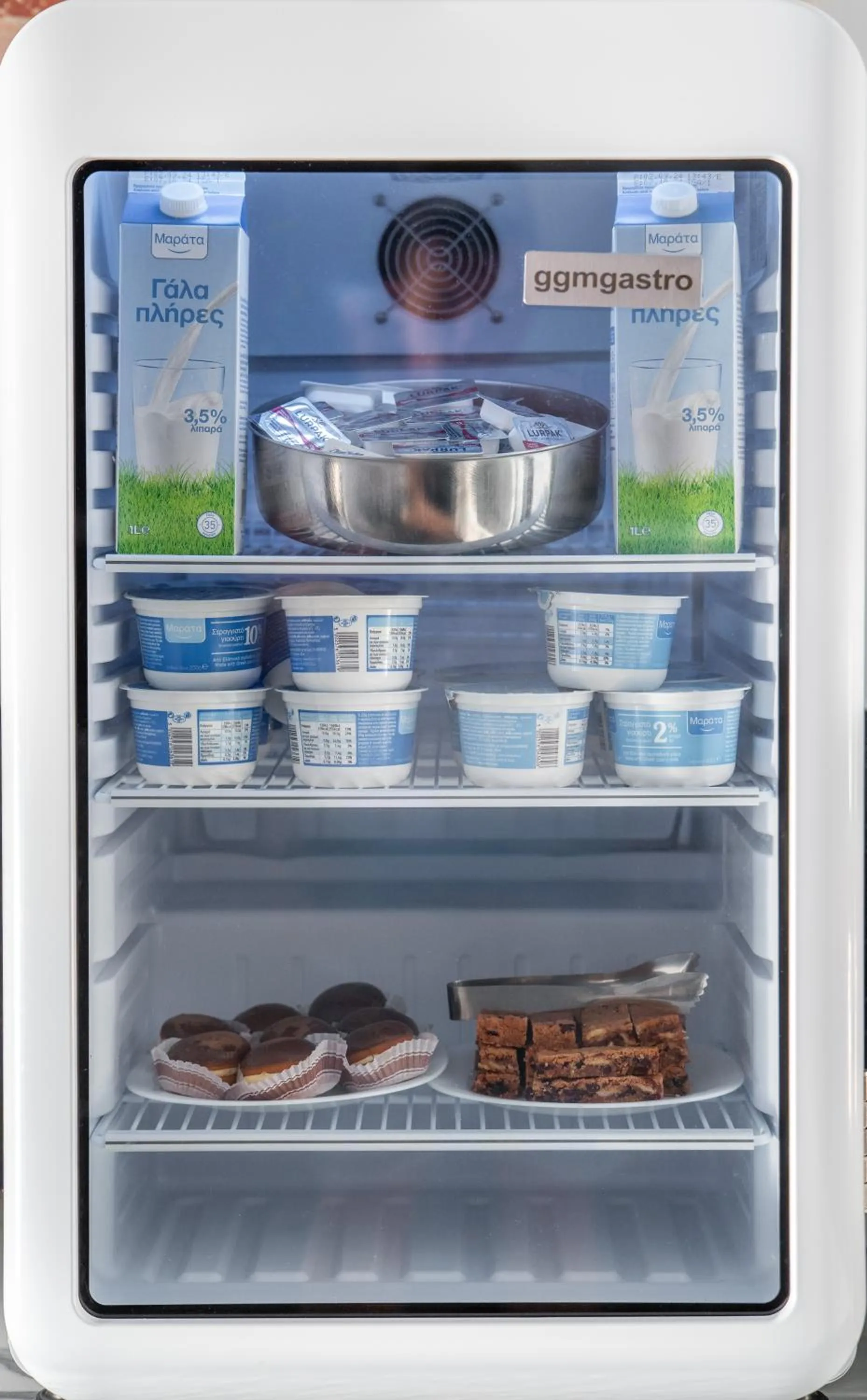 Buffet breakfast in La Luna Hotel