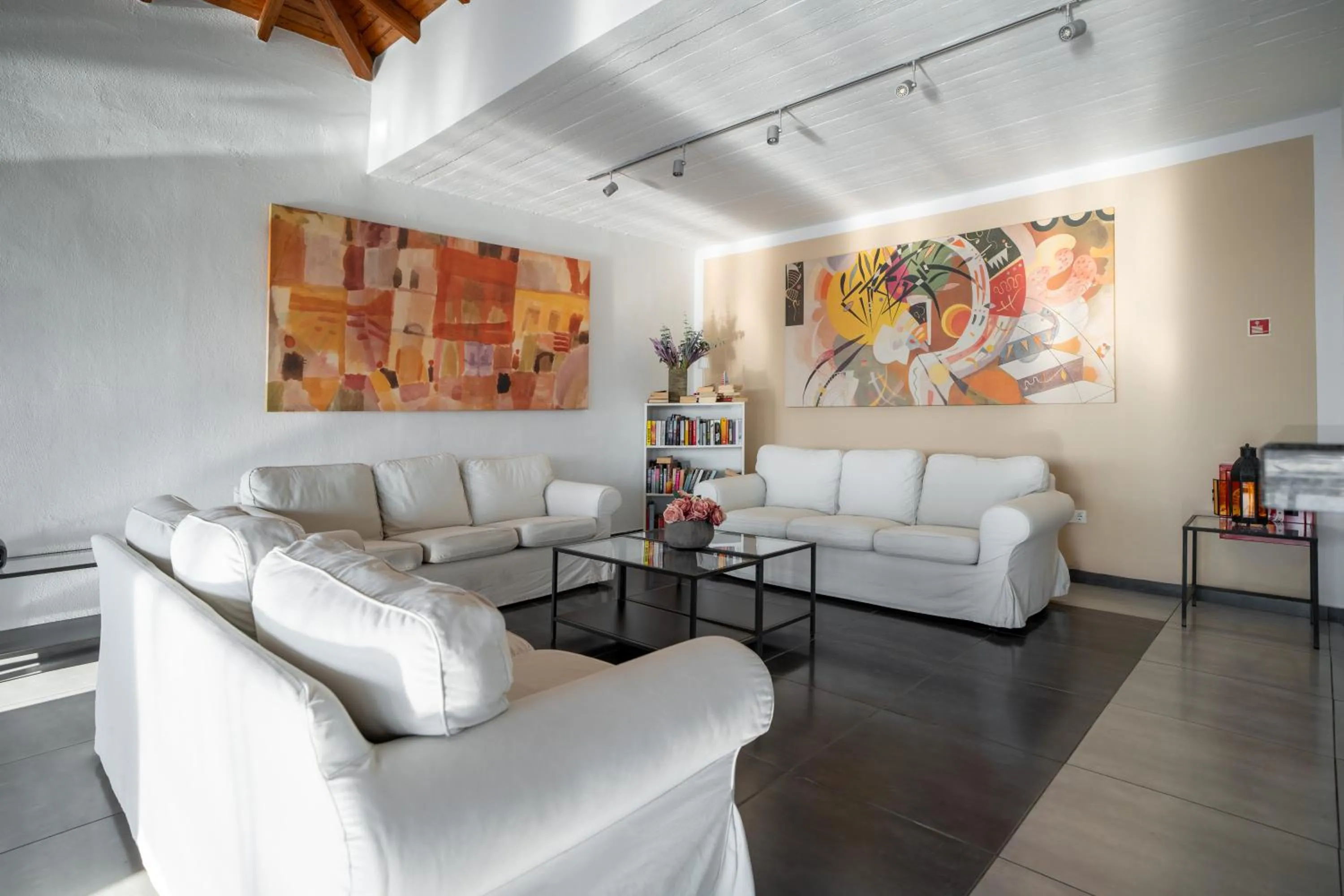 Seating area, Bed in La Luna Hotel