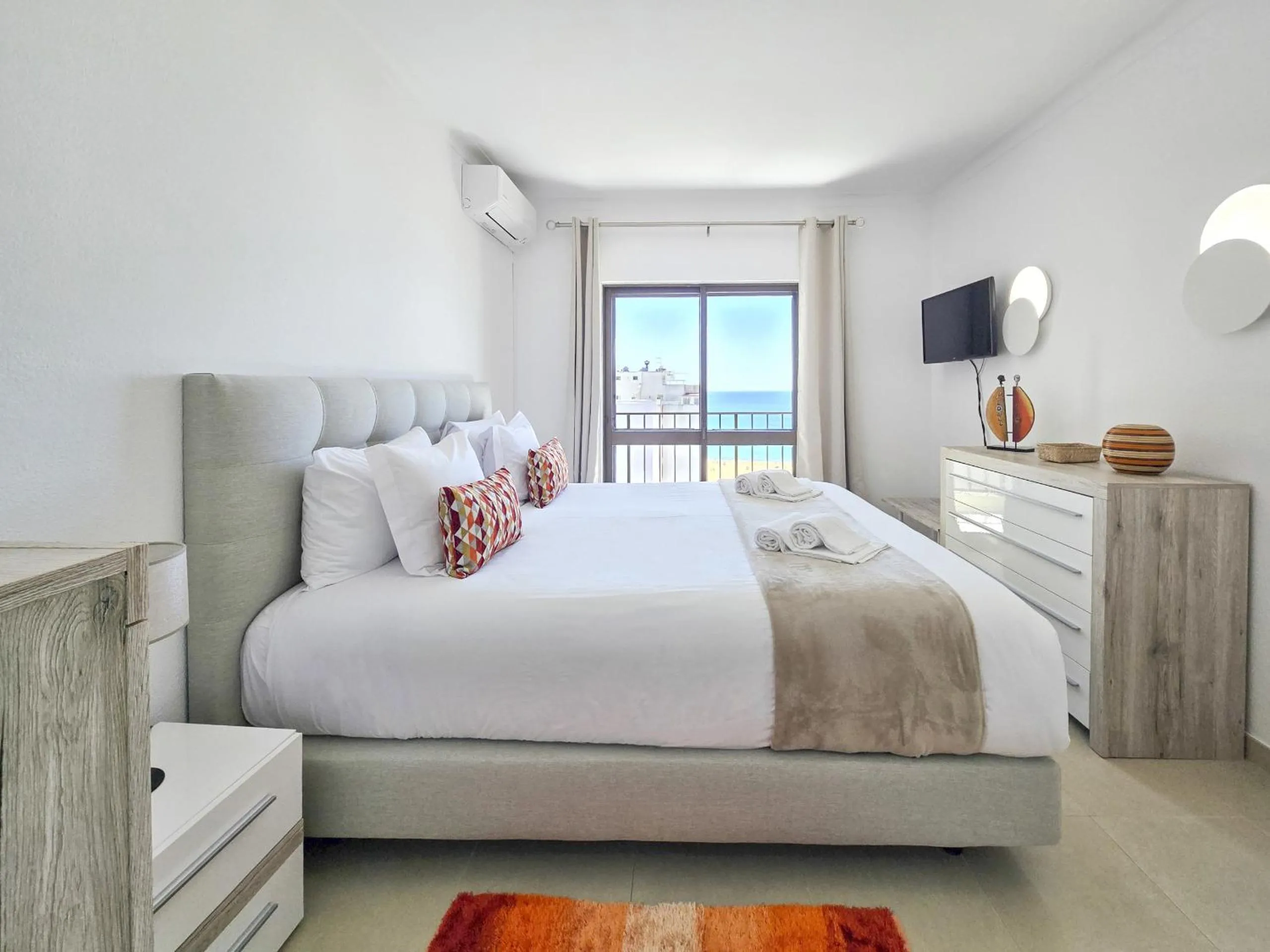Apartment with Sea View in Apartments Edifício Cruzeiro