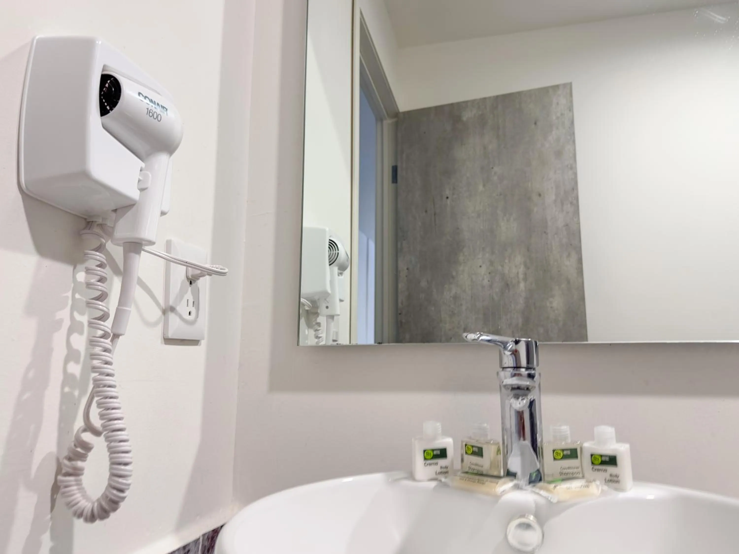 hair dryier in SR Hotel