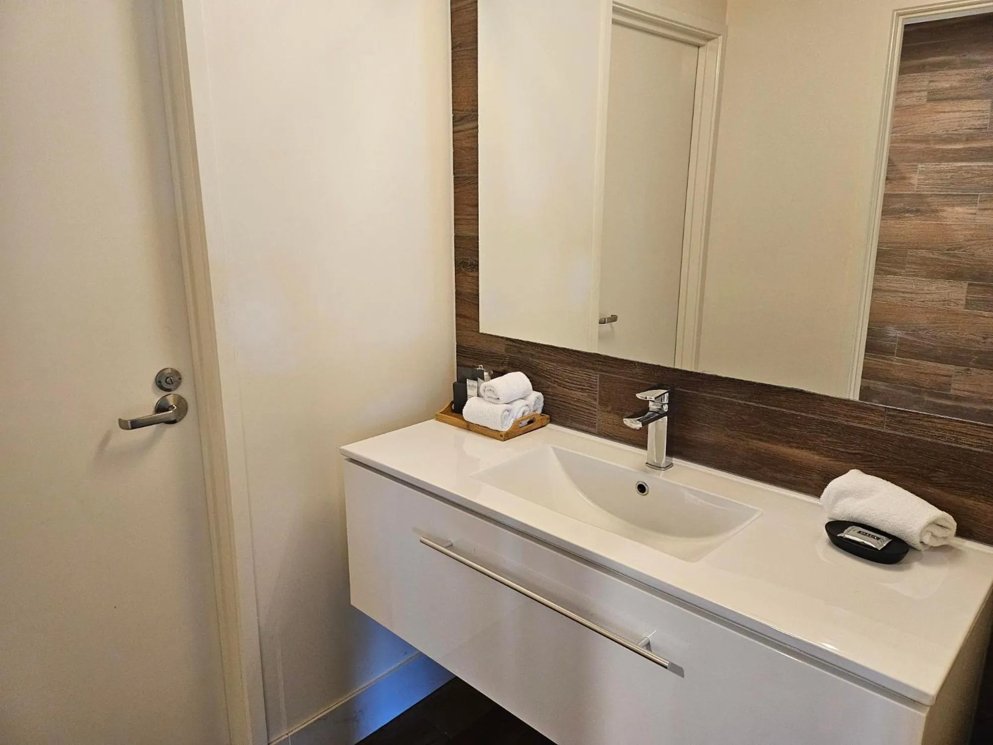 Bathroom in Altitude On Montville