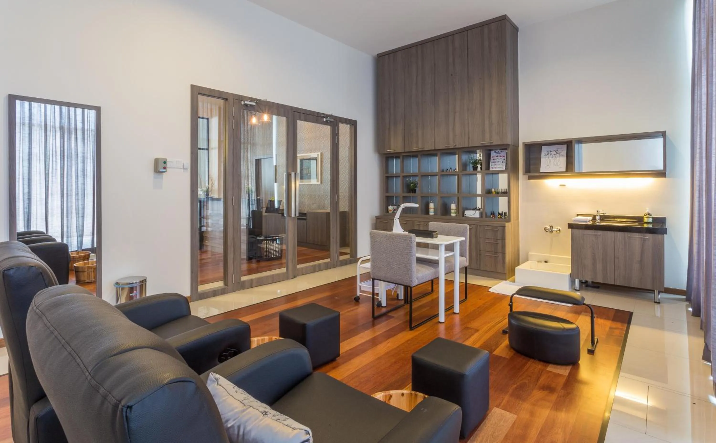 Massage in Meru Suites at Meru Valley Resort