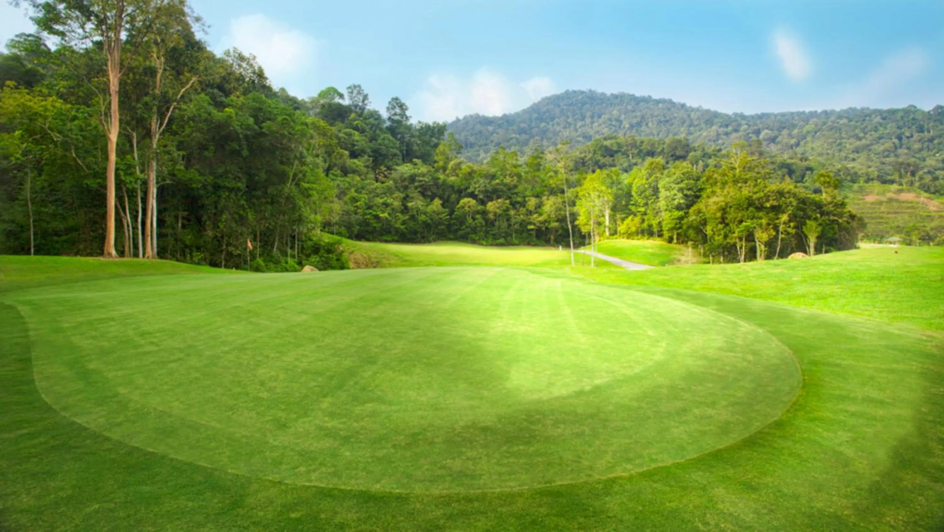 Golfcourse in Meru Suites at Meru Valley Resort