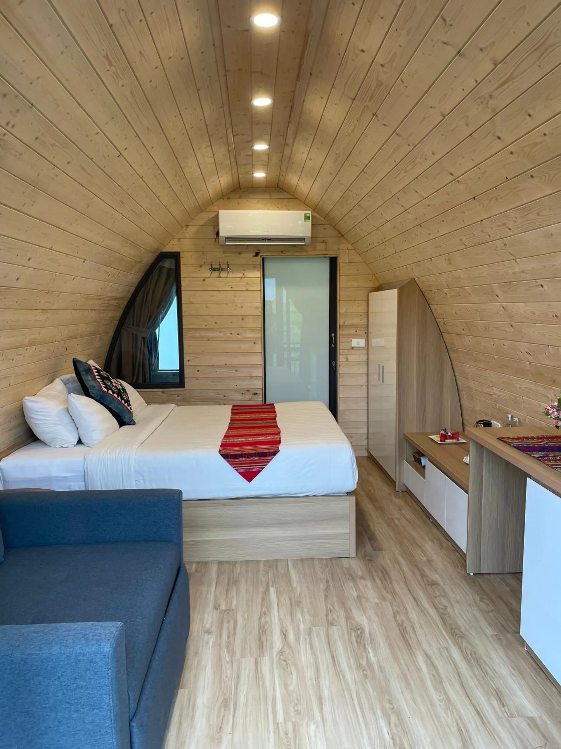 Bedroom, Bed in Puluong Retreat