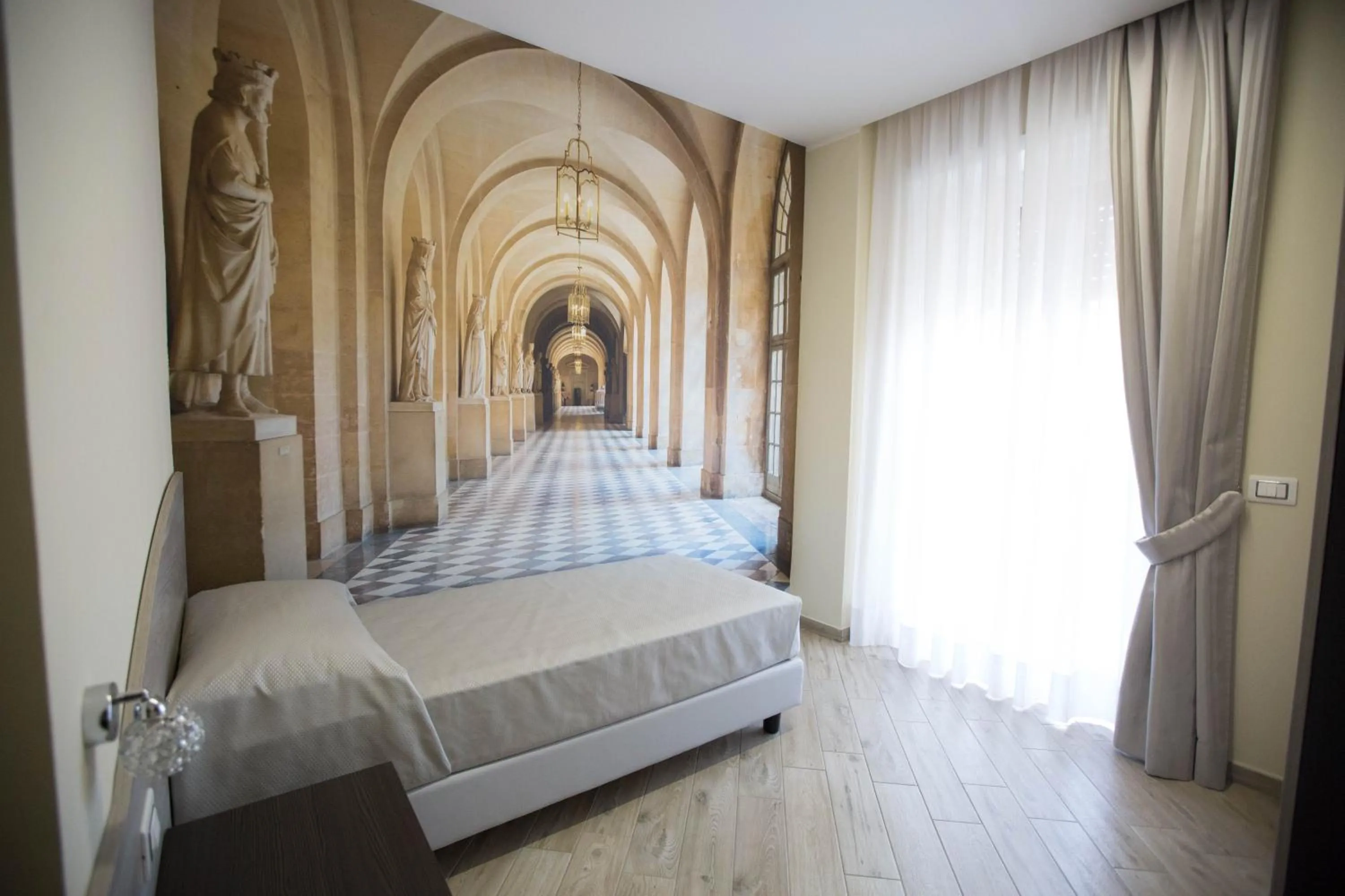 Photo of the whole room, Bed in 4 Rent