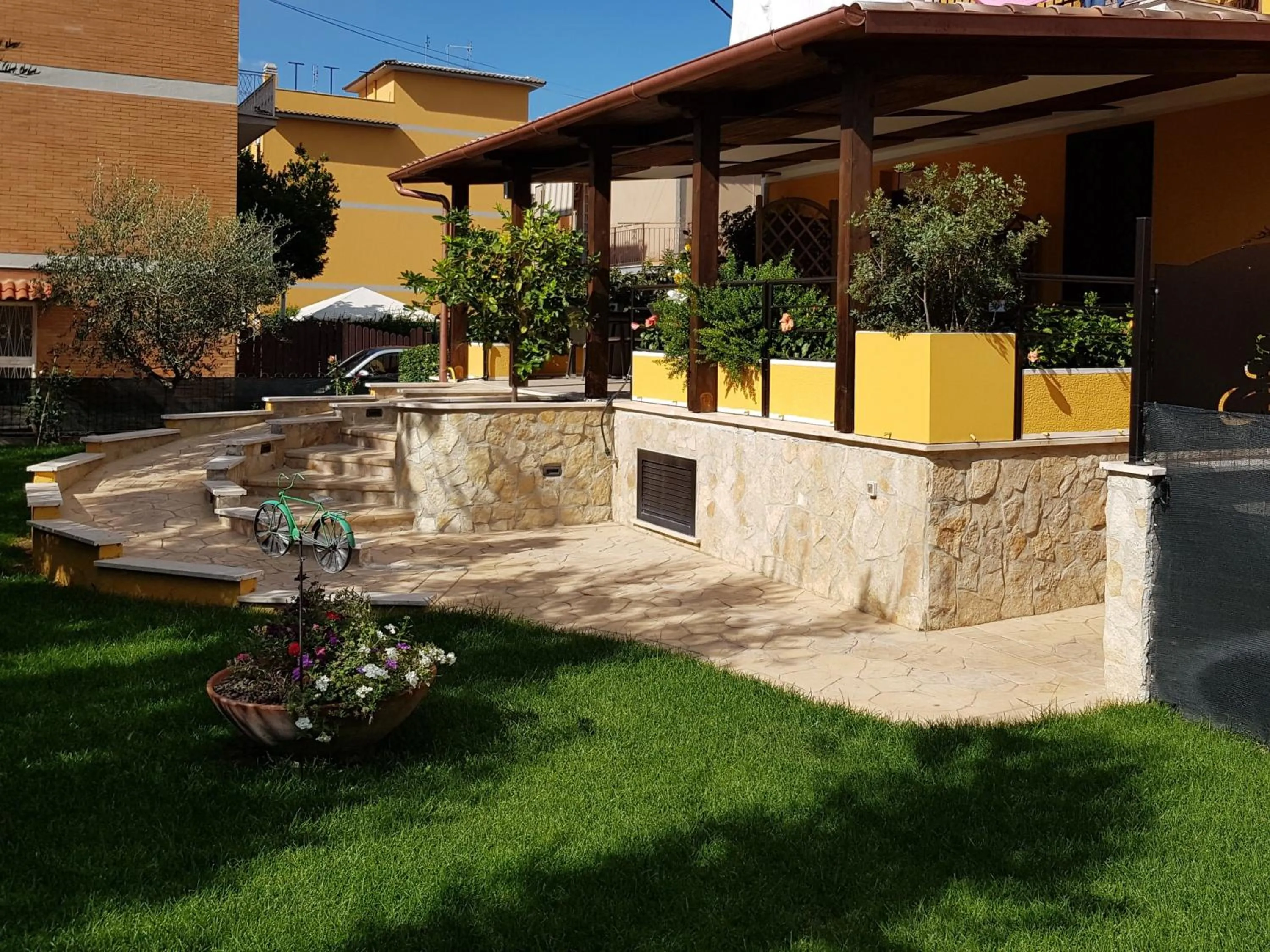 Property building in 4 Rent