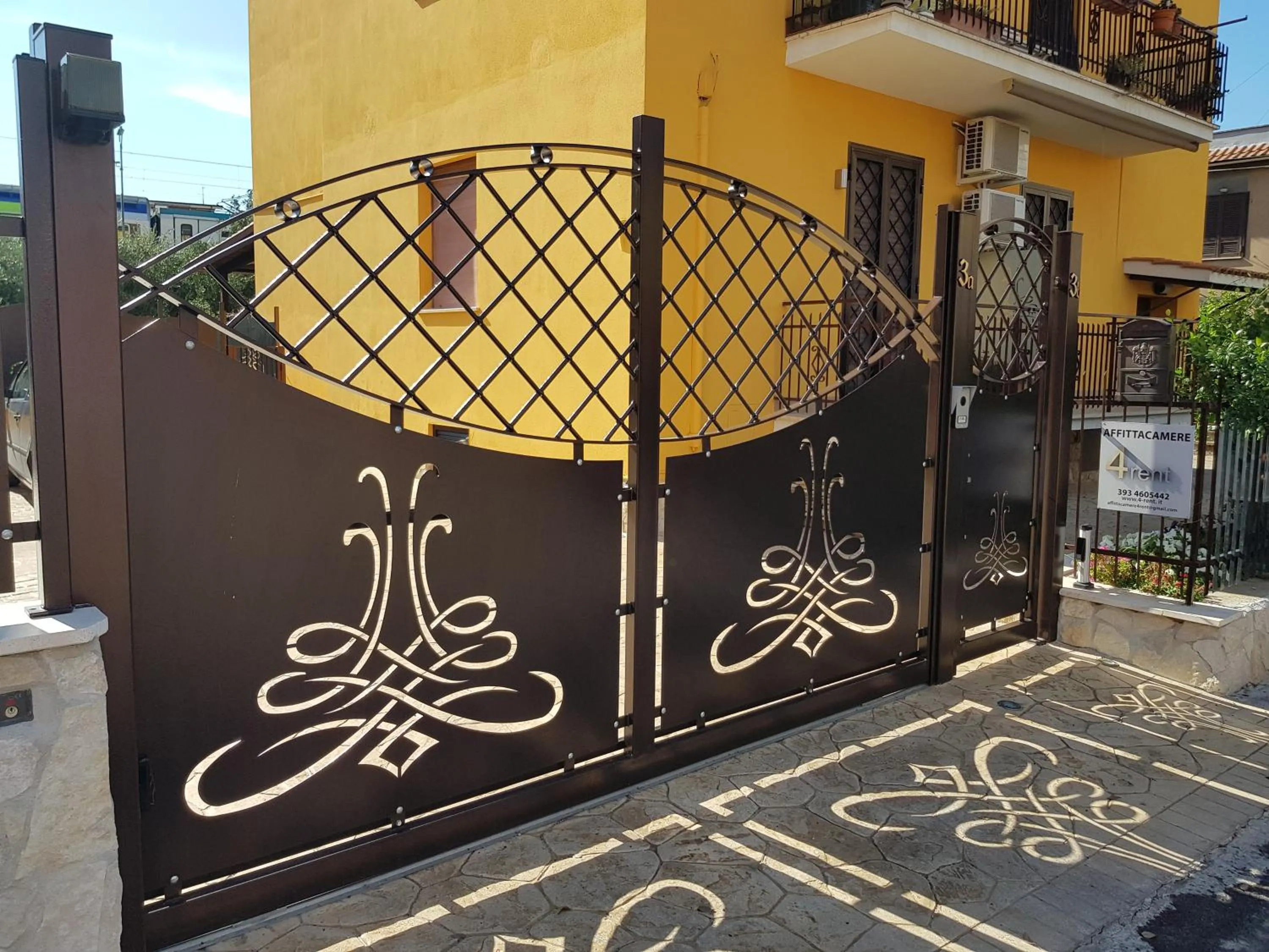 Facade/entrance in 4 Rent