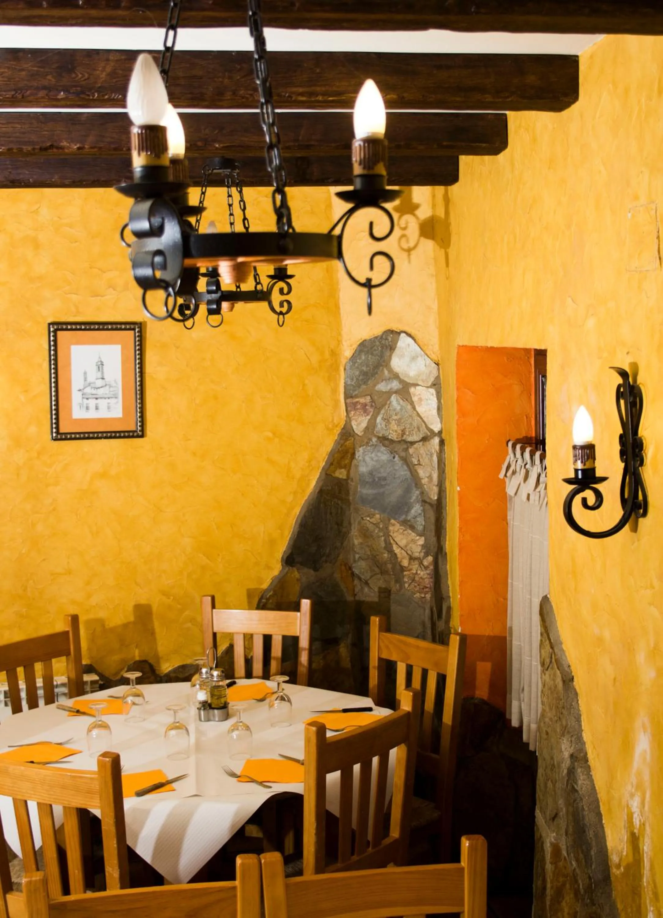 Restaurant/places to eat in Hostal El Bodegon