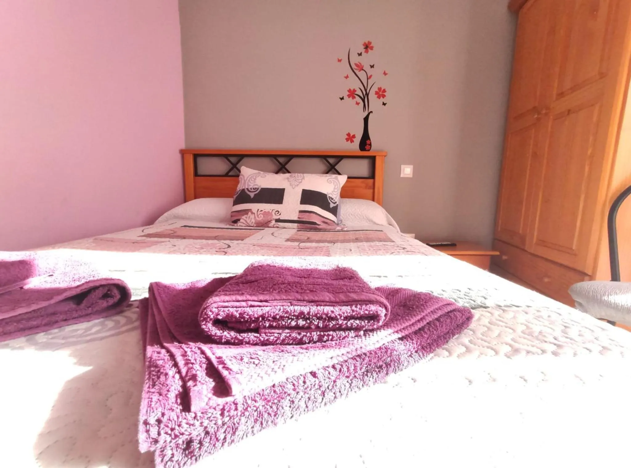 Bedroom, Bed in Hostal El Bodegon