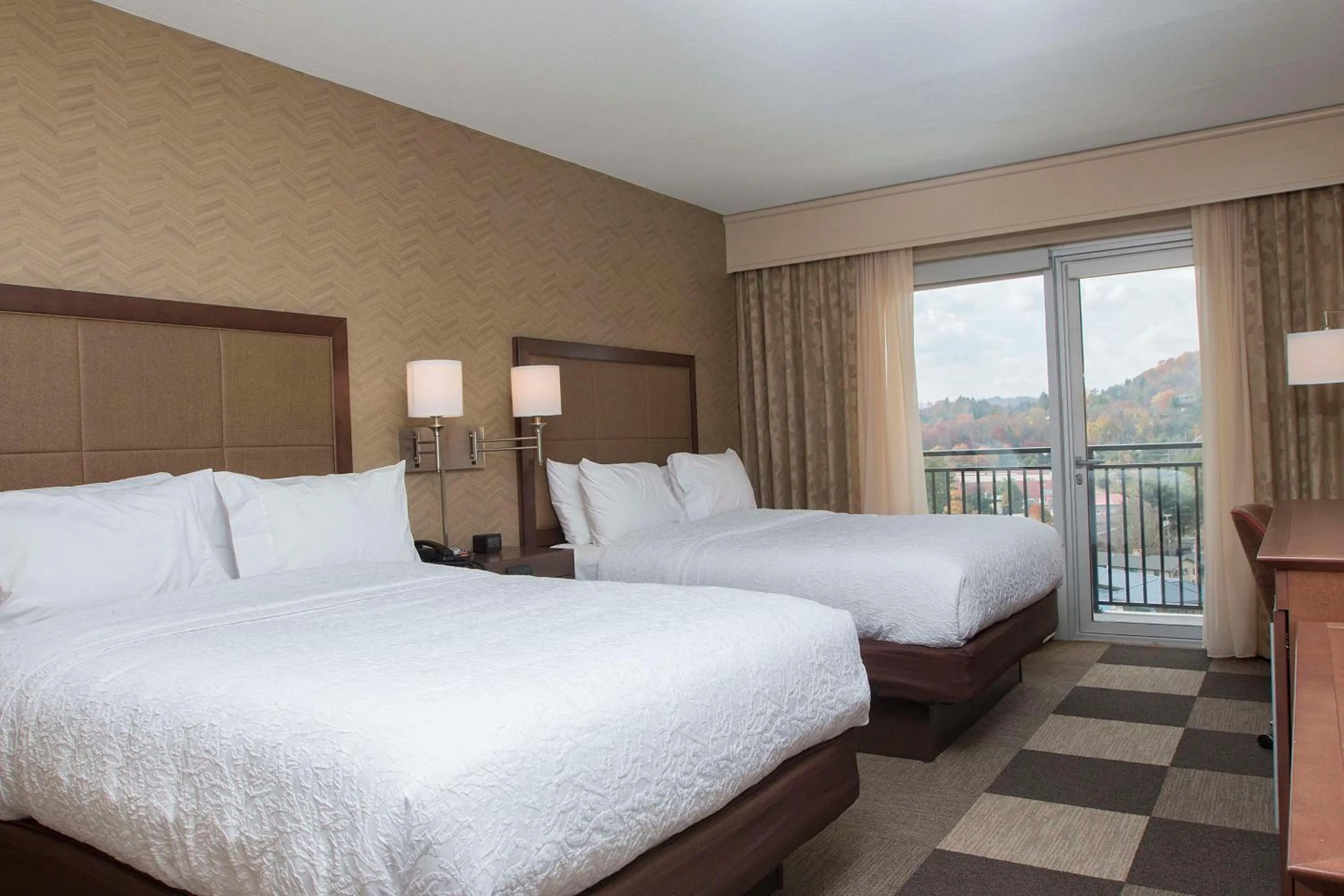 Bed in Hampton Inn & Suites Boone, Nc