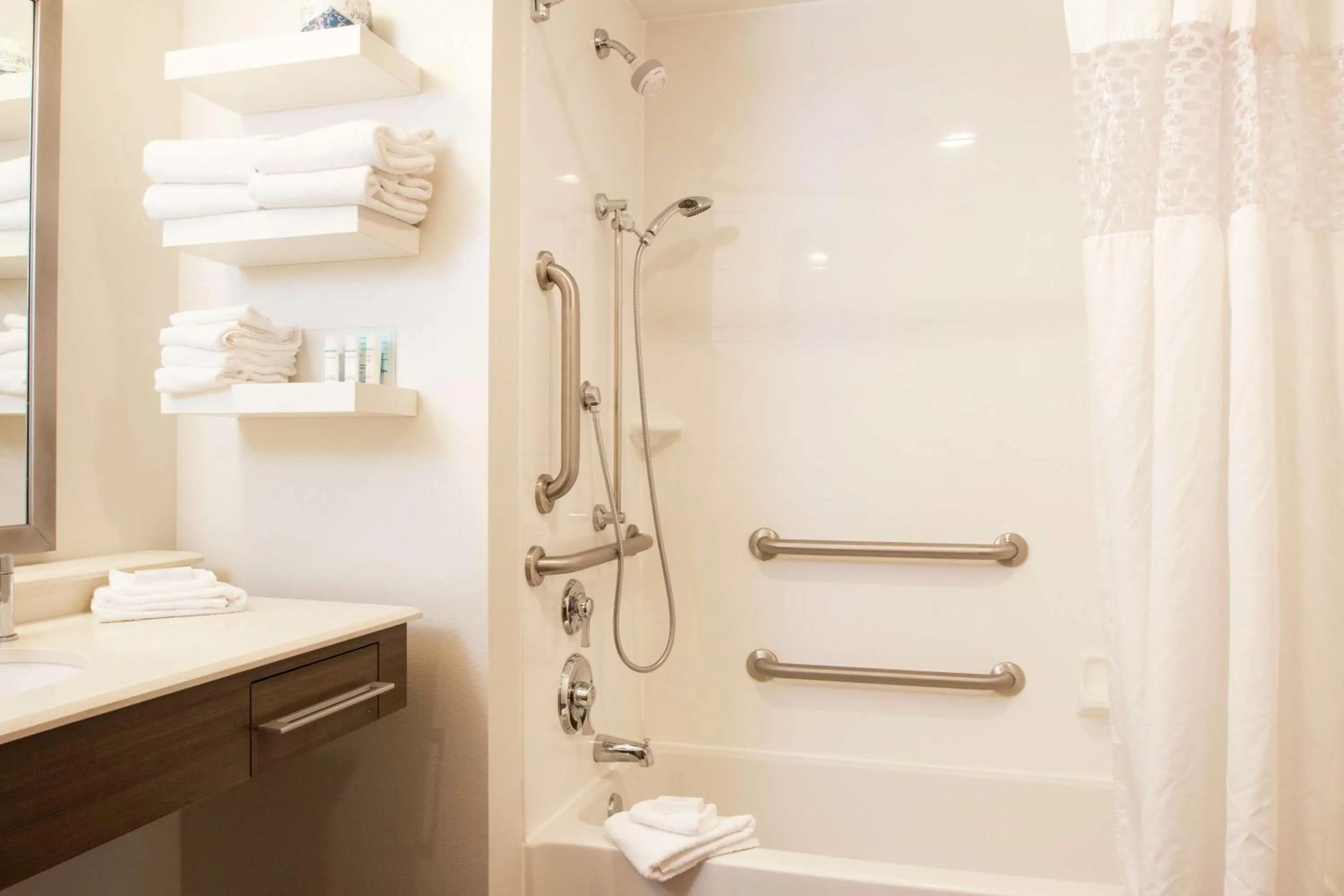 Bathroom in Hampton Inn & Suites Boone, Nc