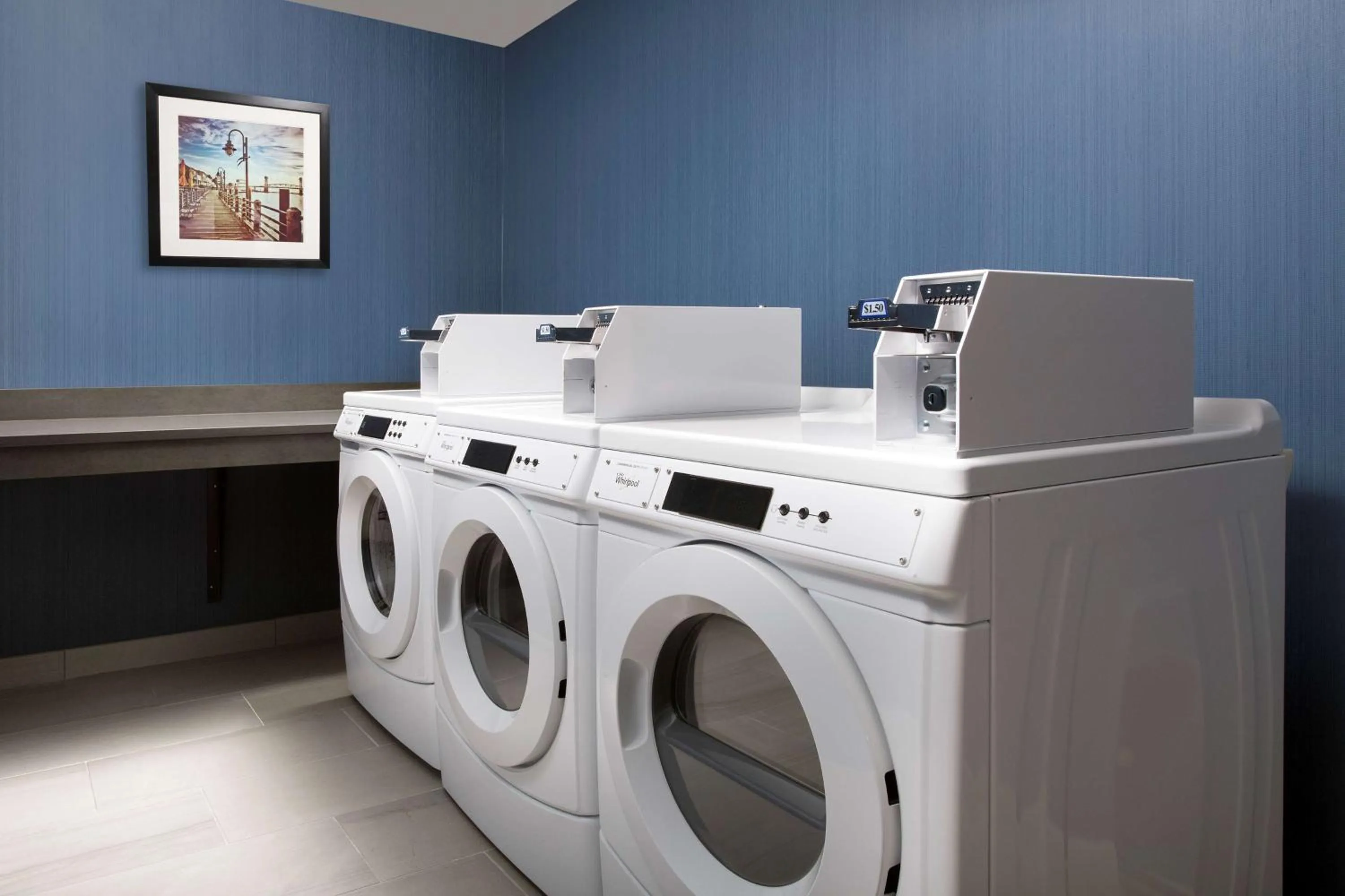 Property building in Hampton Inn Wilmington Downtown