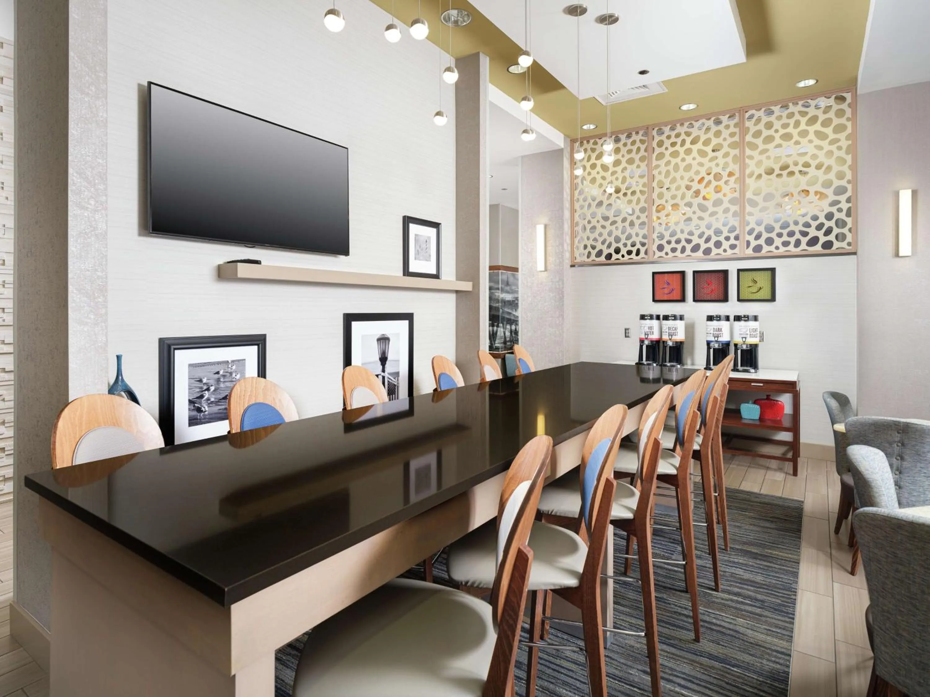 Lobby or reception in Hampton Inn Wilmington Downtown