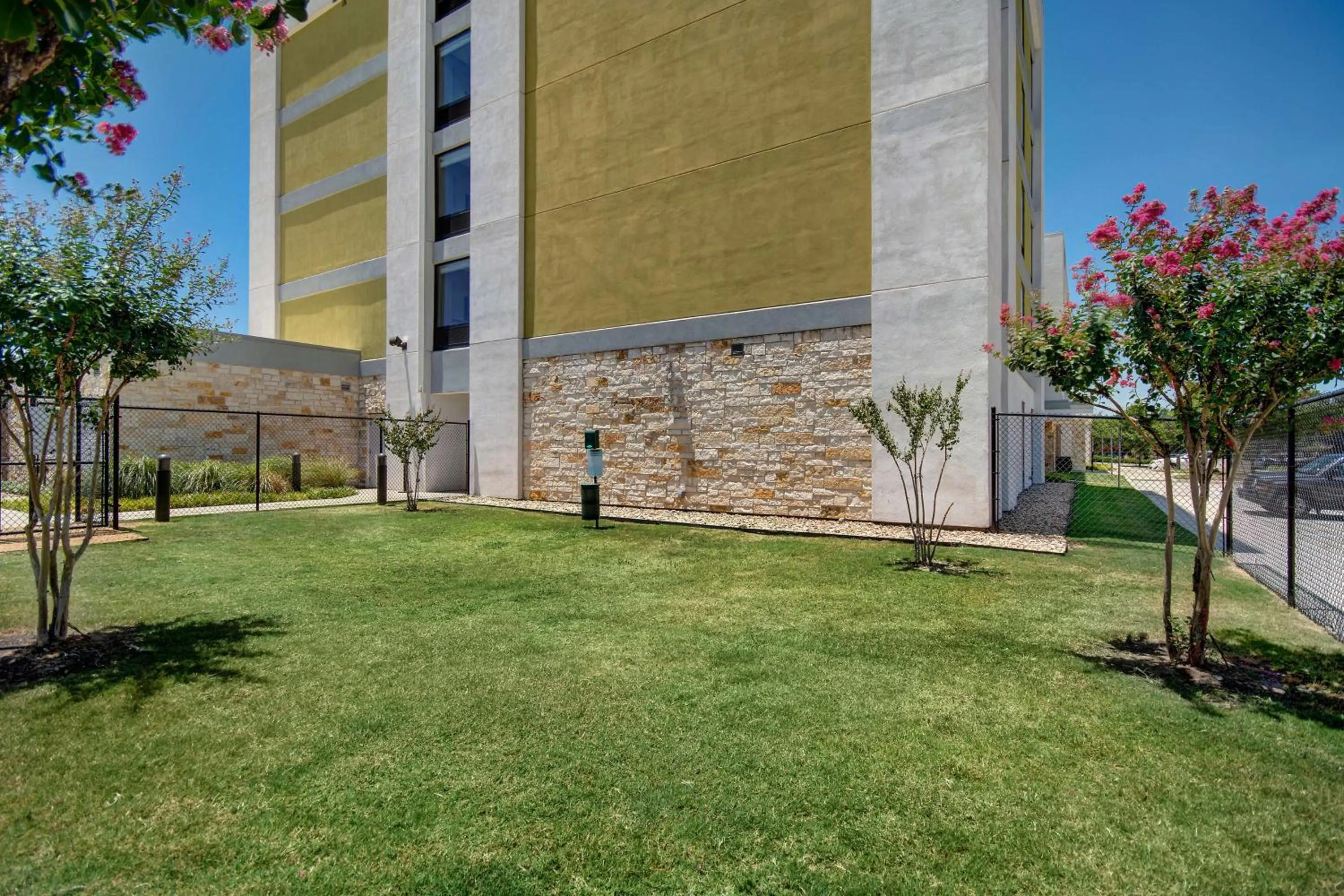 Property building in Home2 Suites By Hilton Dallas Addison