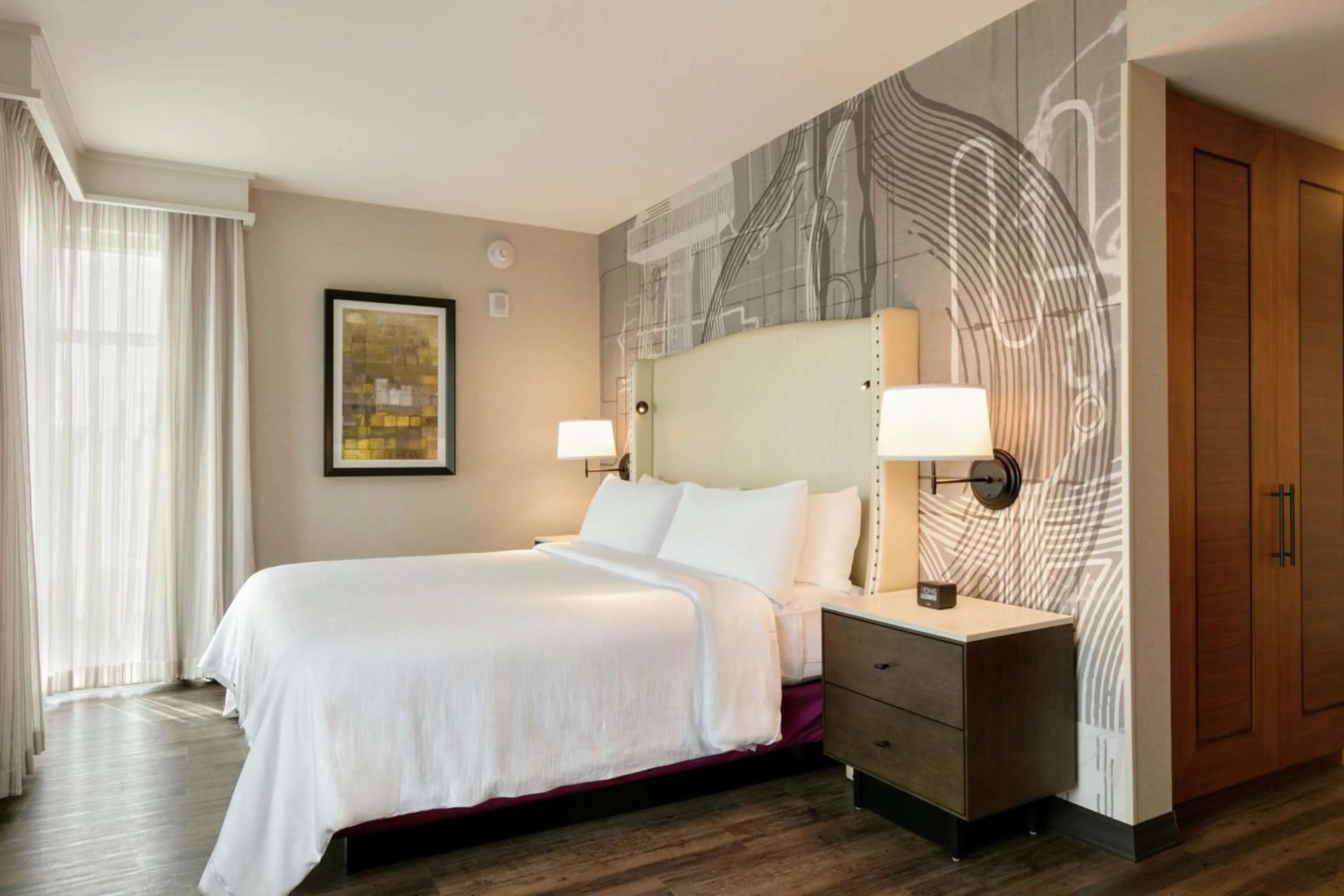 Bed in Embassy Suites By Hilton Berkeley Heights