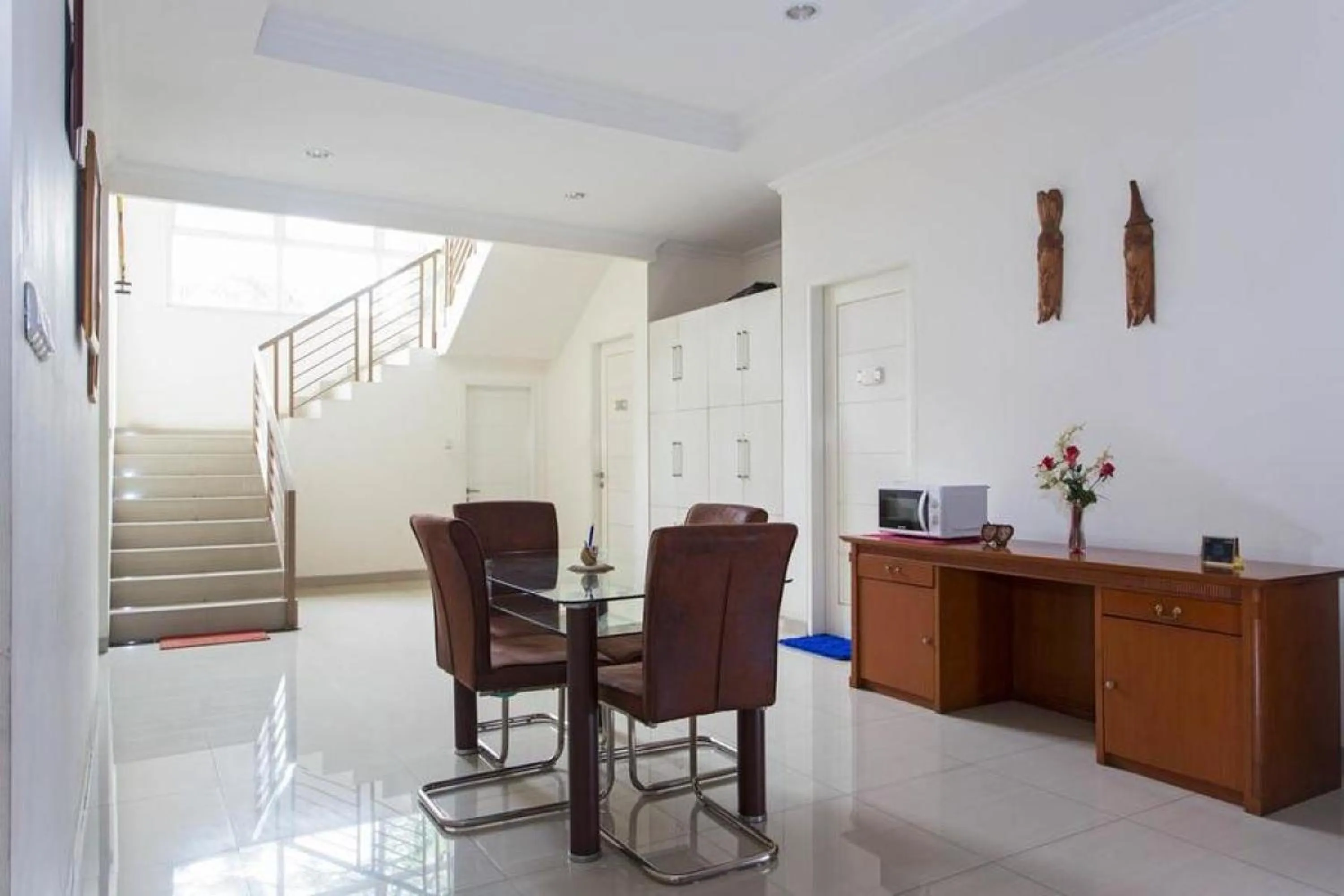 Area and facilities in RedDoorz Plus near Siloam Karawaci