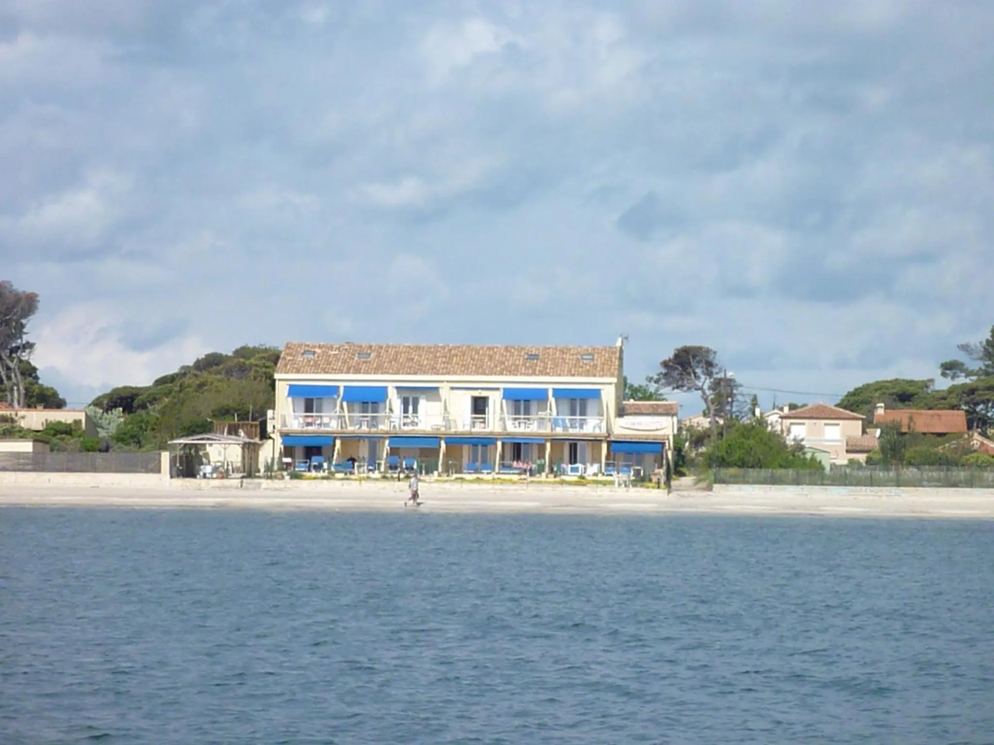 Property building in Le Surplage