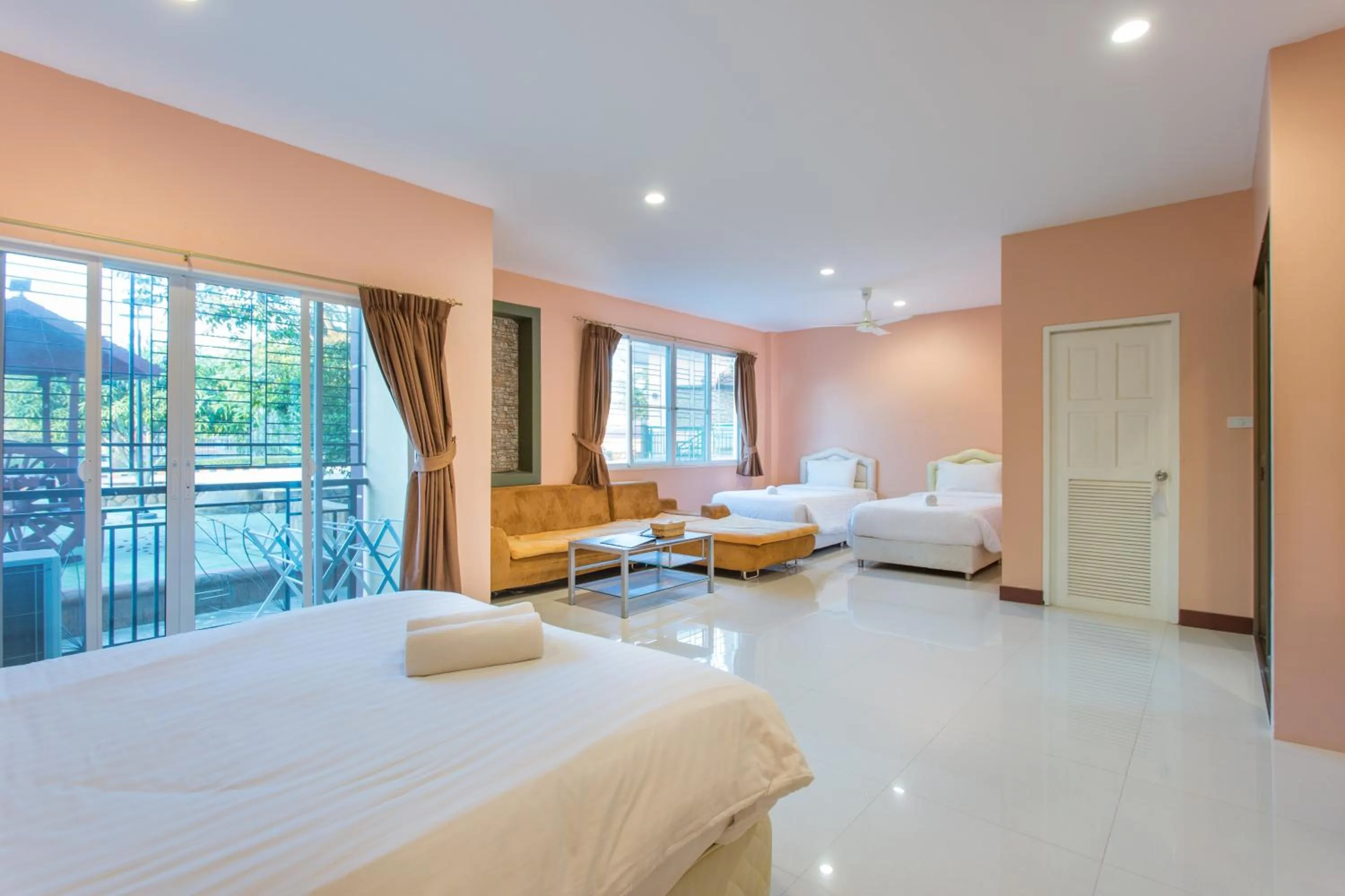 Bed in Grandsiri Resort KhaoYai