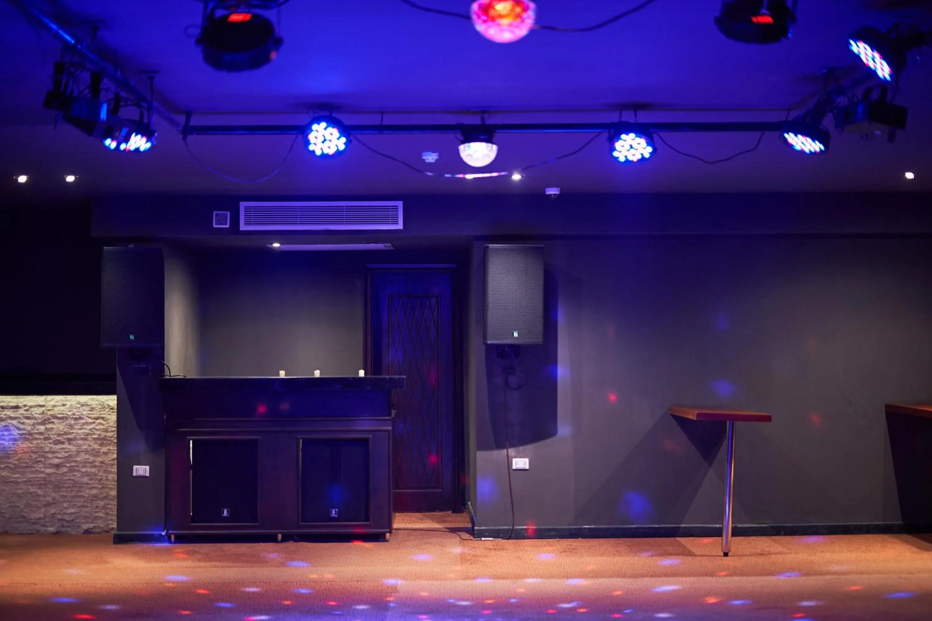 Nightclub / DJ in Gravity Hotel & Aqua Park Hurghada Families and Couples Only