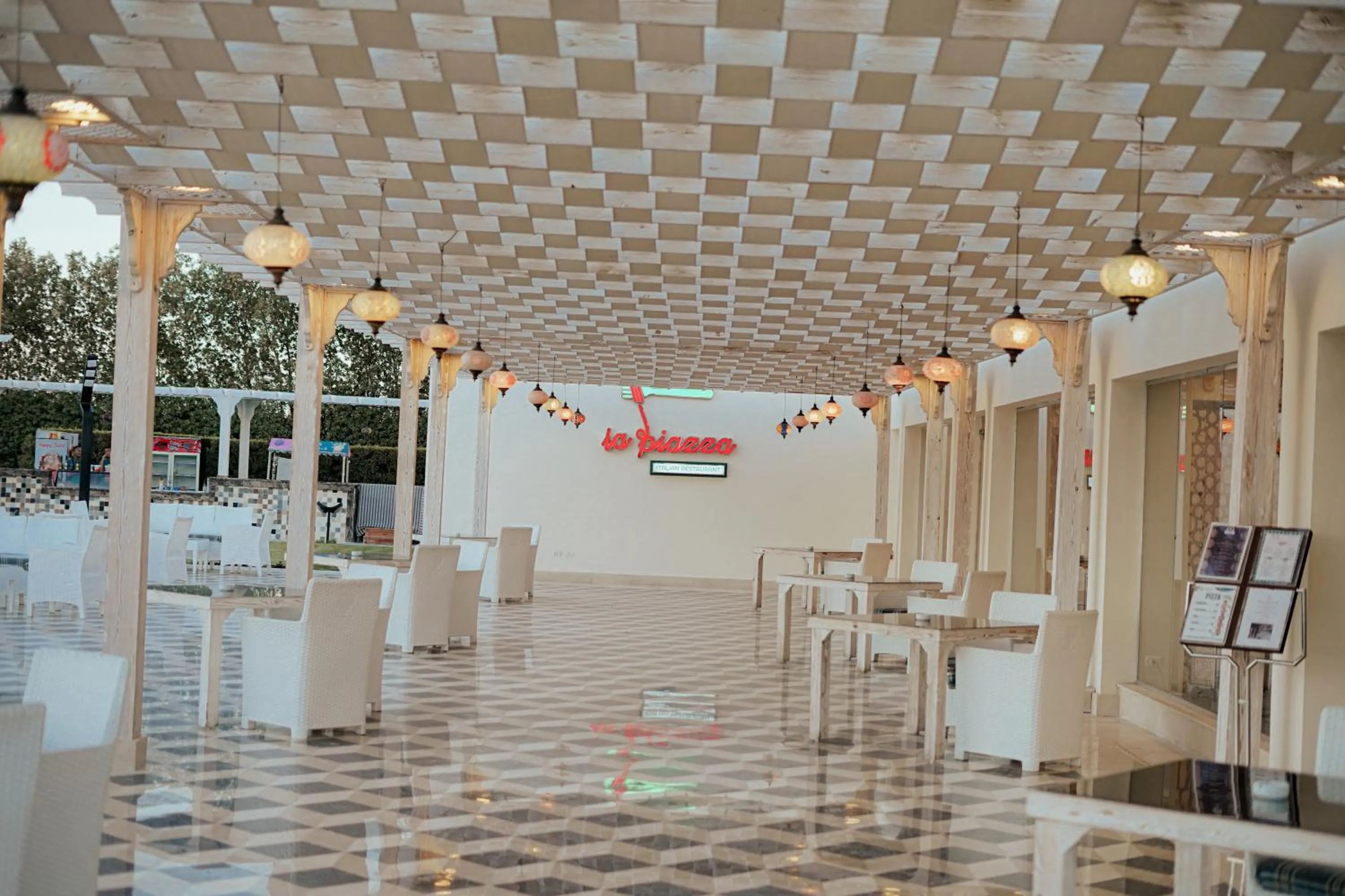 Restaurant/places to eat in Gravity Hotel & Aqua Park Hurghada Families and Couples Only