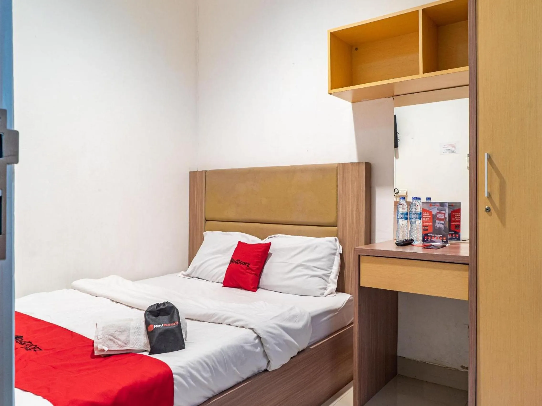 Other, Bed in RedDoorz @ Kebon Kacang