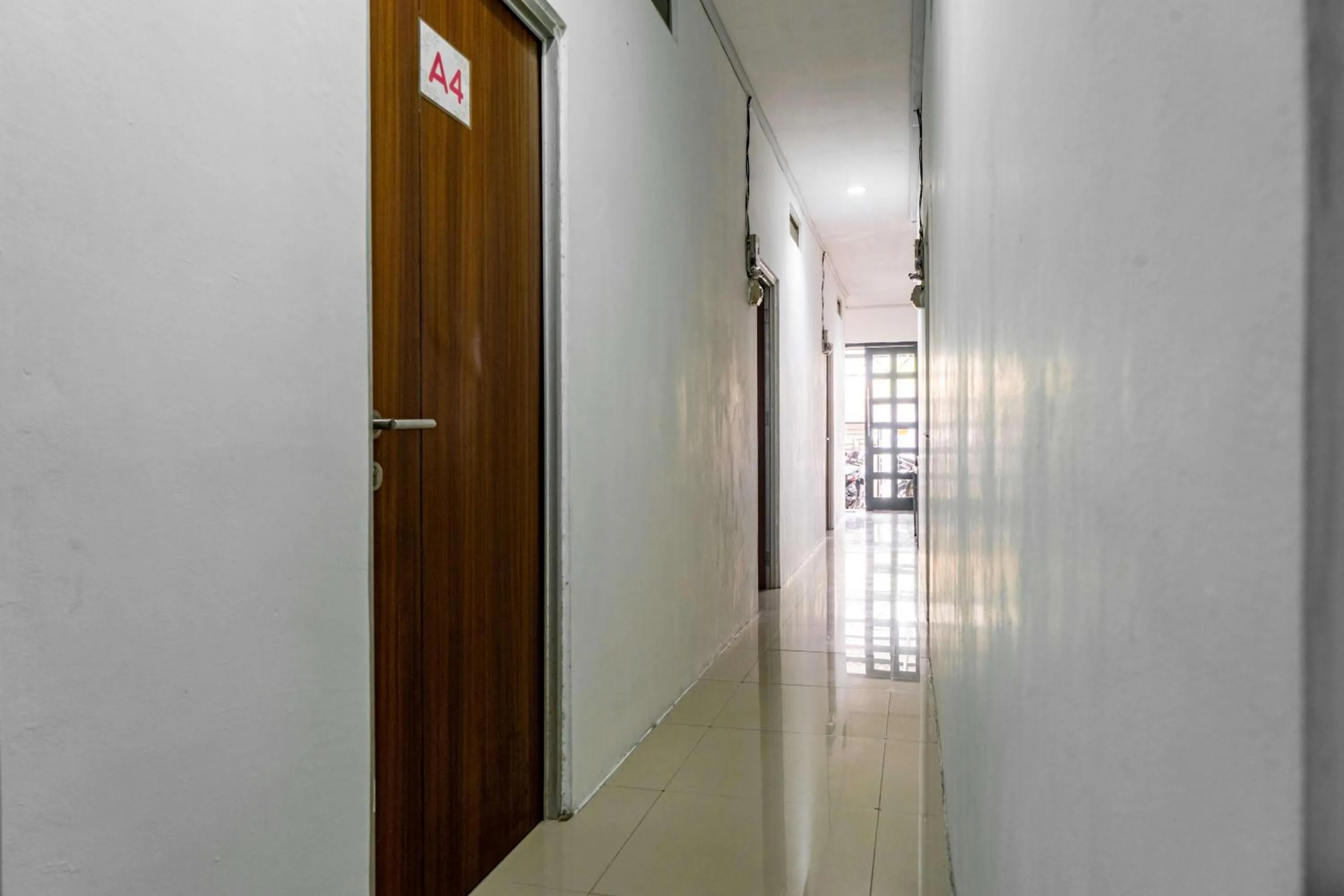 RedDoorz @ Kebon Kacang