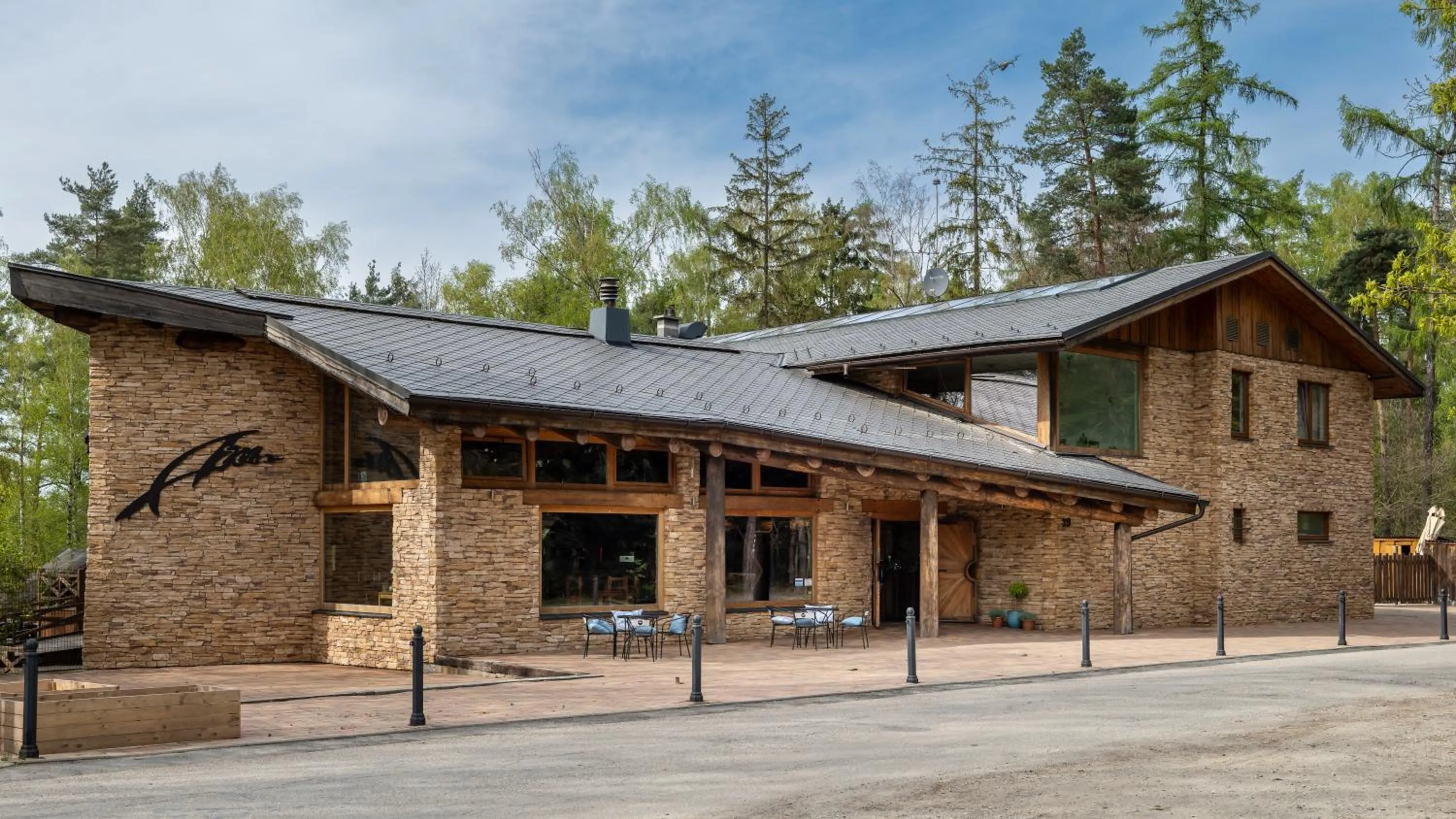 Property Building in Archa restaurant a penzion