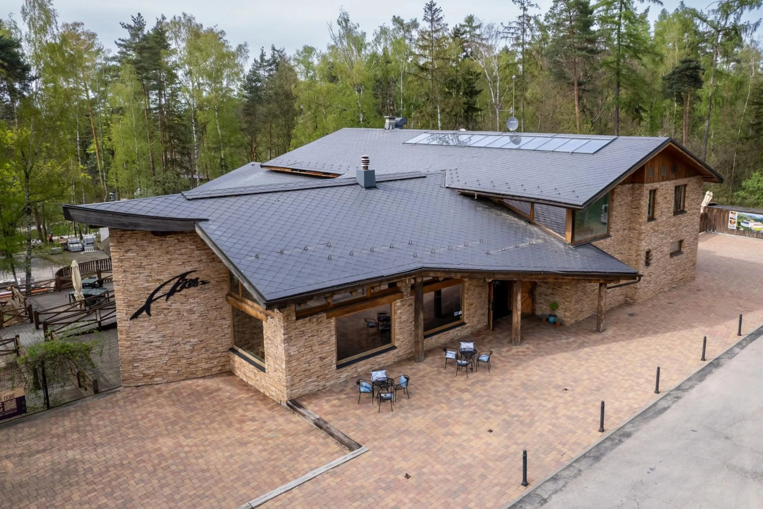 Property Building in Archa restaurant a penzion