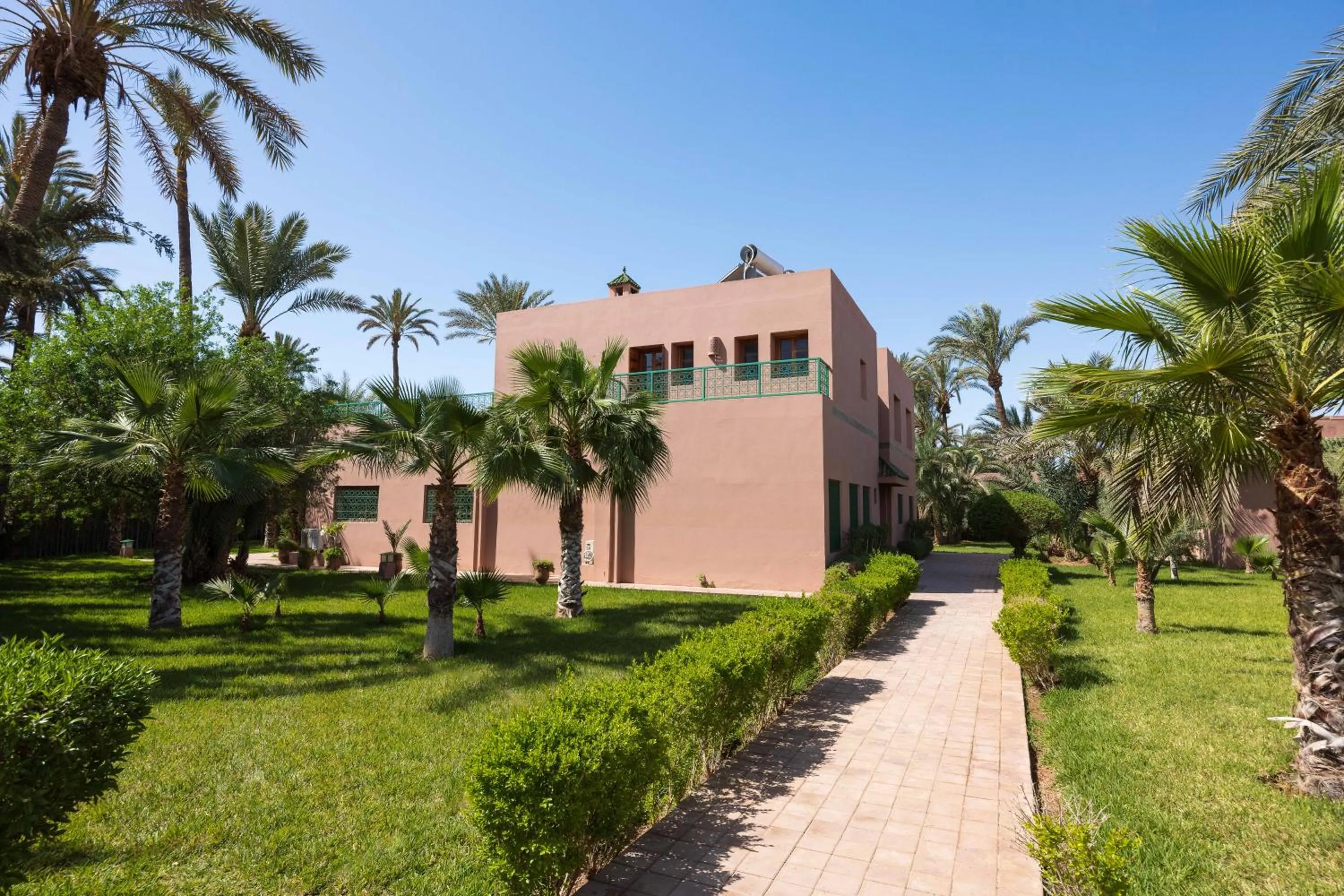 Property building in Domaine Abiad