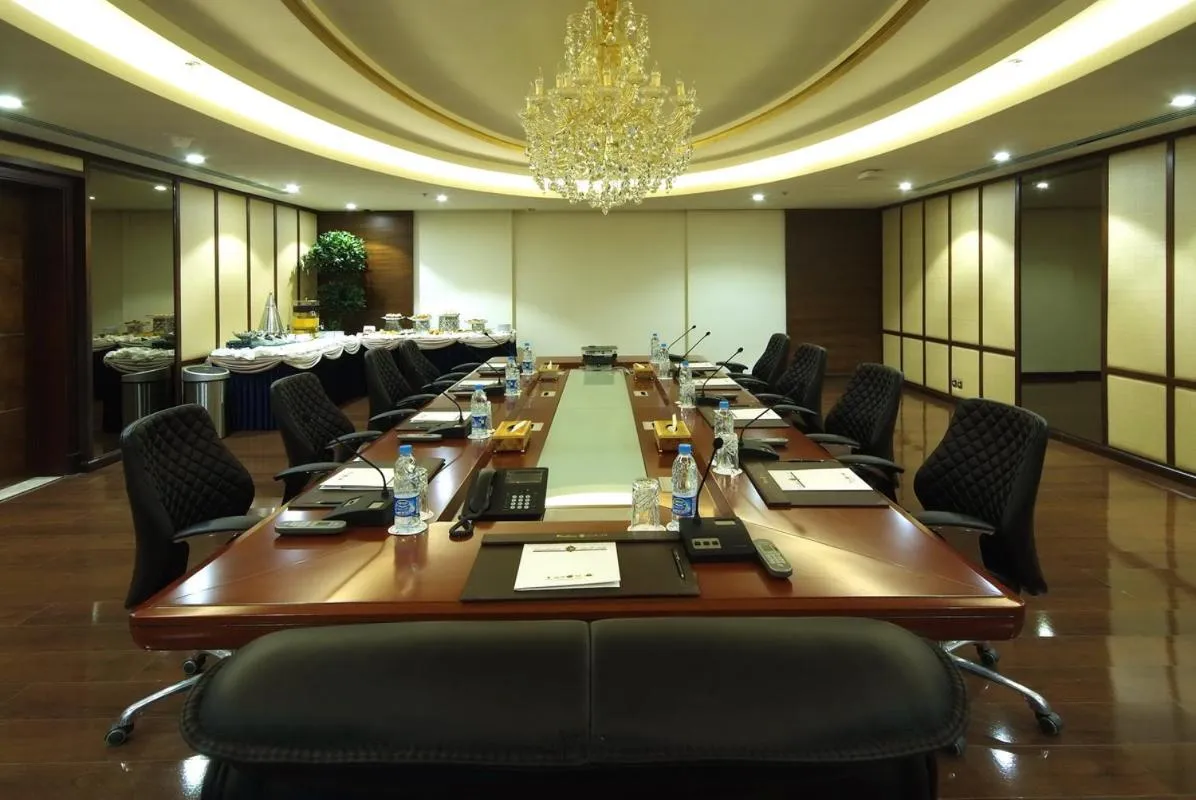 Business facilities in Casablanca Grand Hotel