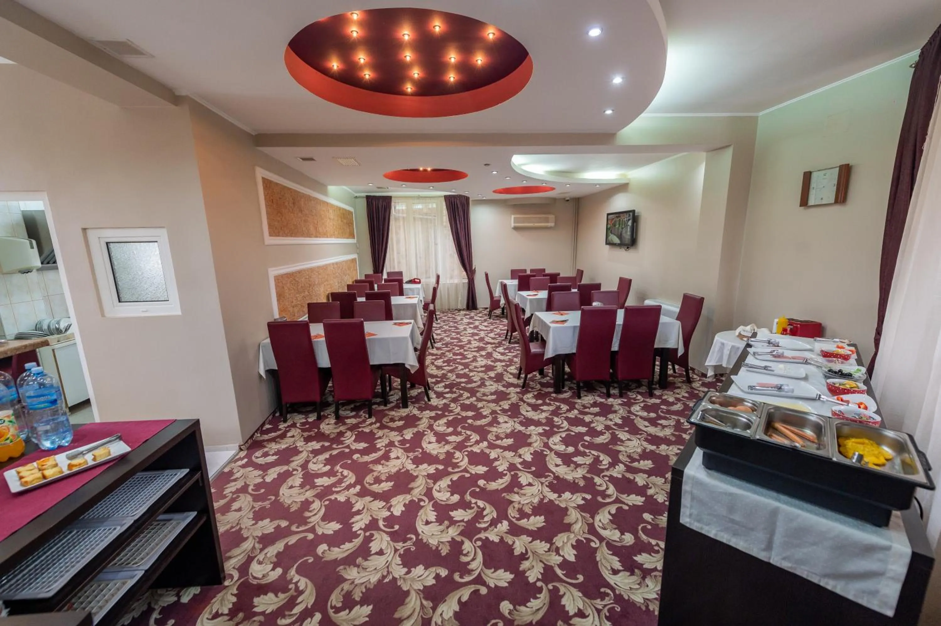 Restaurant/places to eat in Complex Turistic Monaco