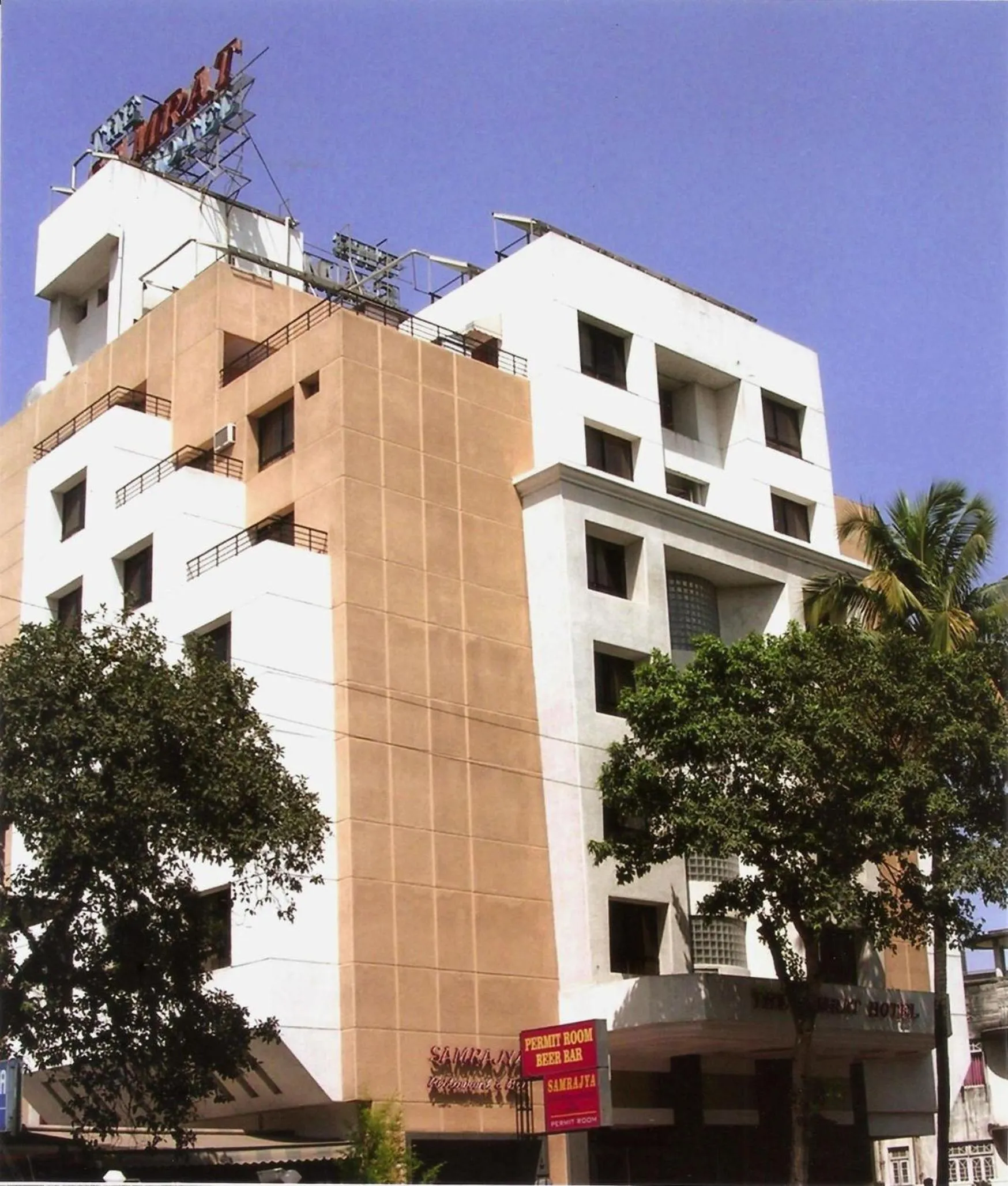Facade/entrance in The Samrat Hotel near Pune Railway Station
