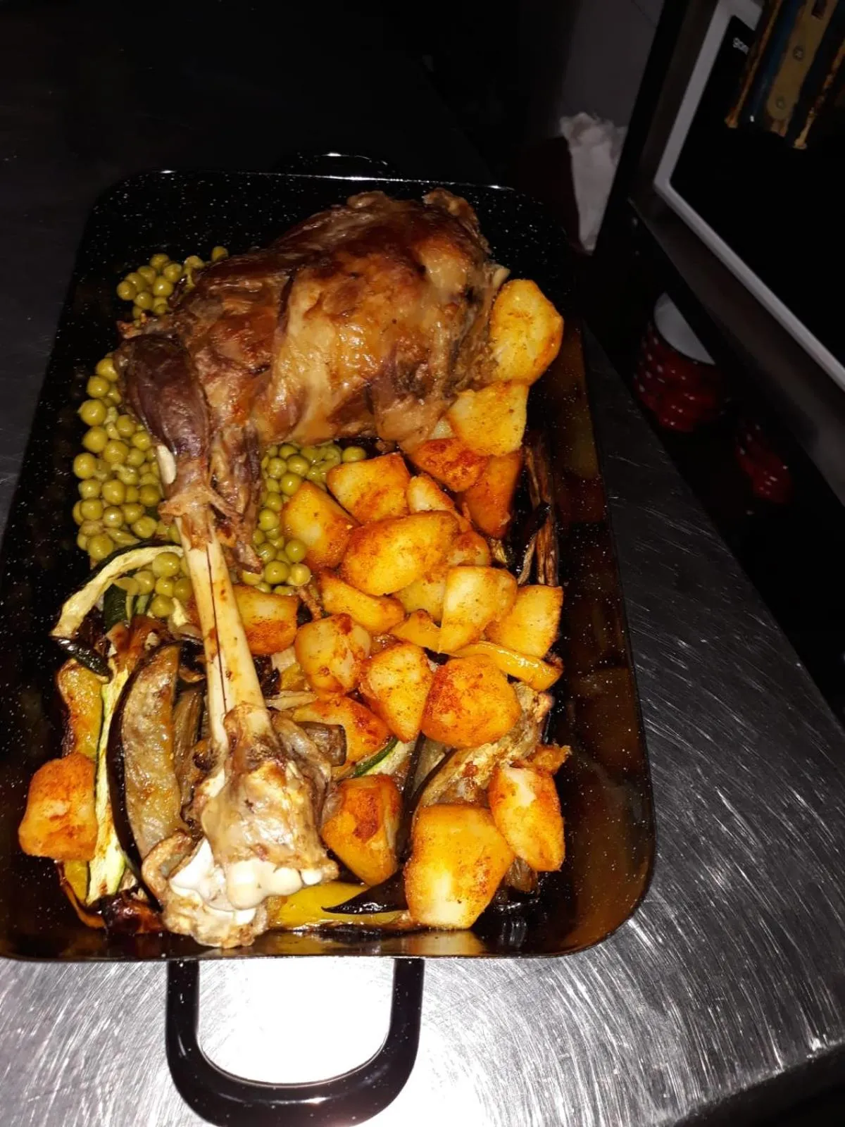 Restaurant/places to eat in Heritage Hotel Tragos