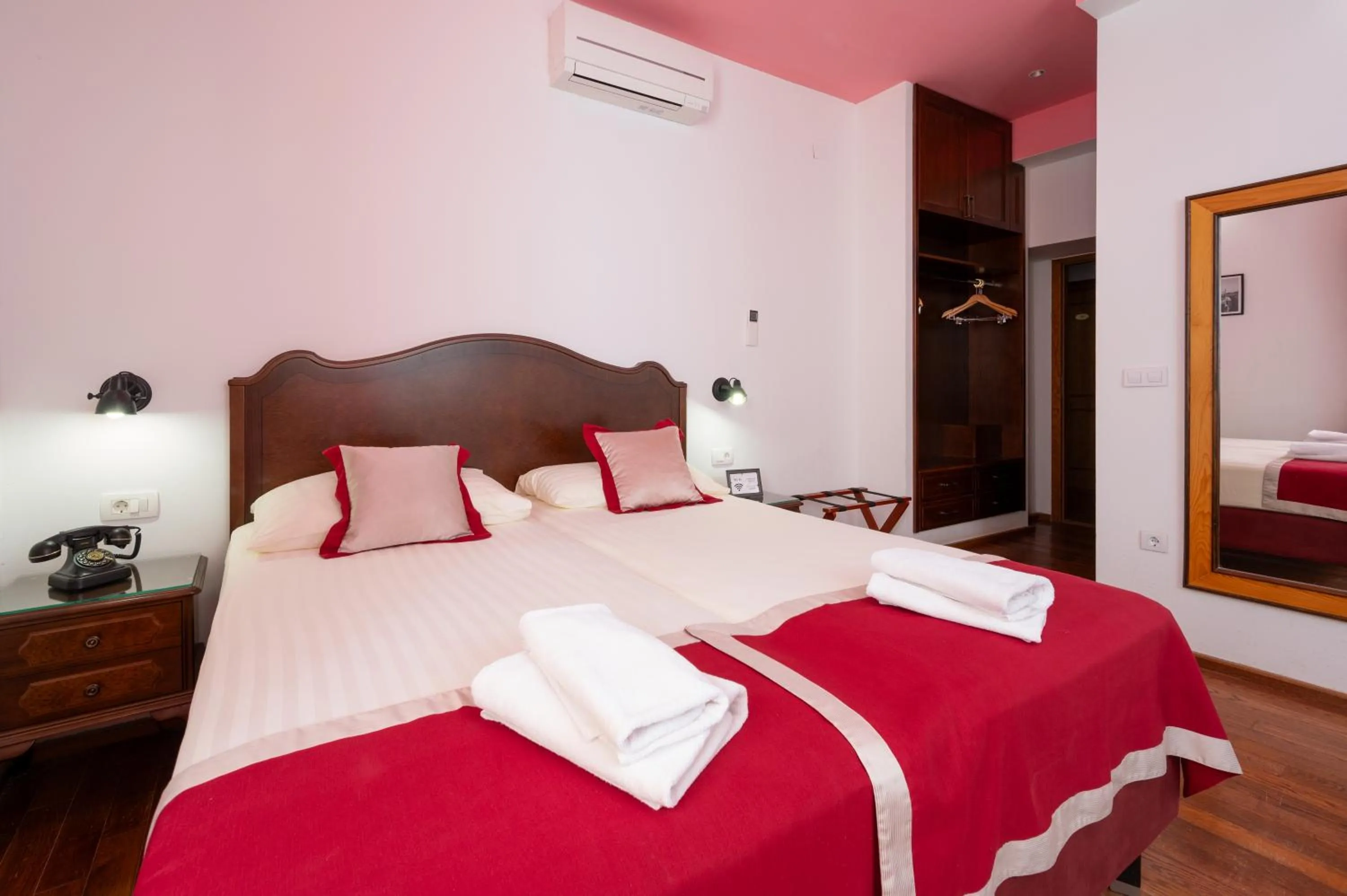 Bedroom, Bed in Heritage Hotel Tragos