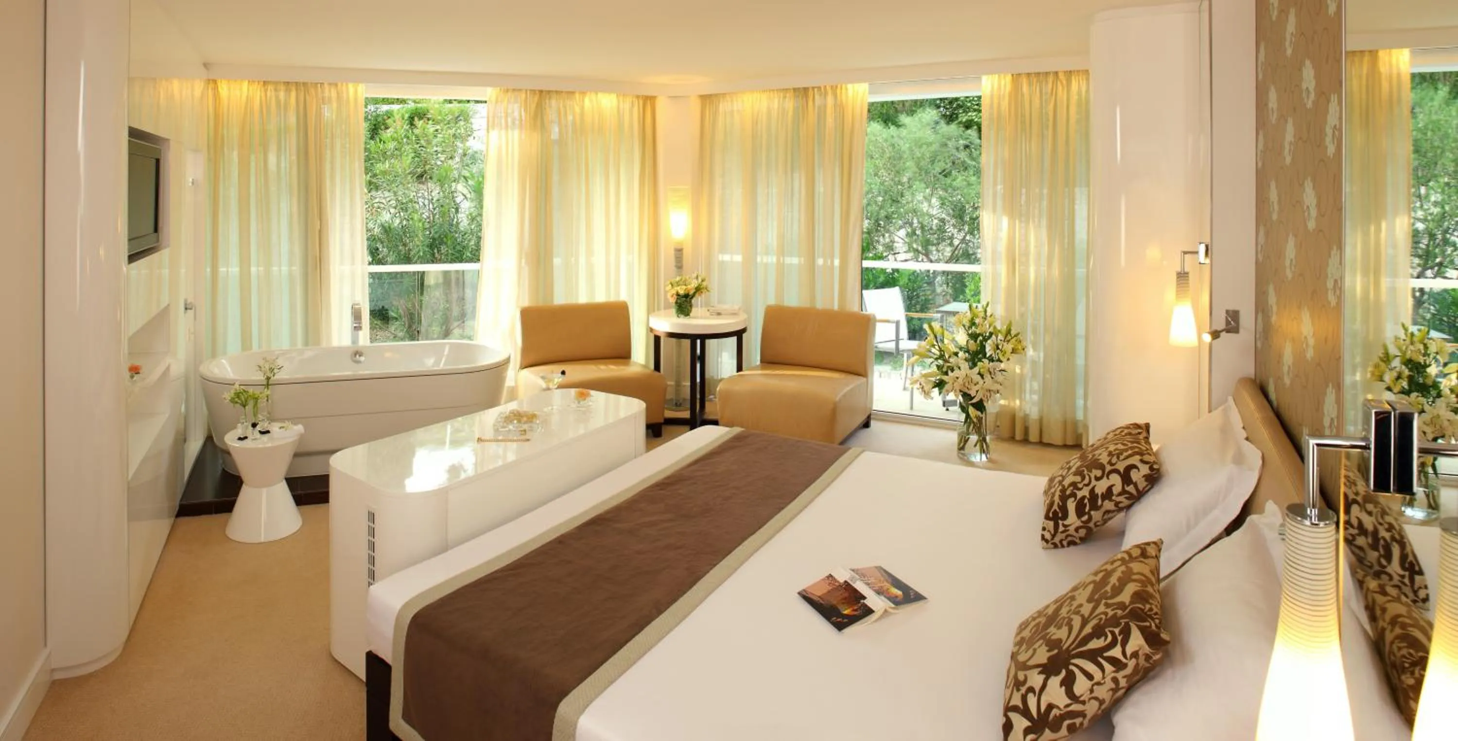 Bed in Amfora Hvar Grand Beach Resort