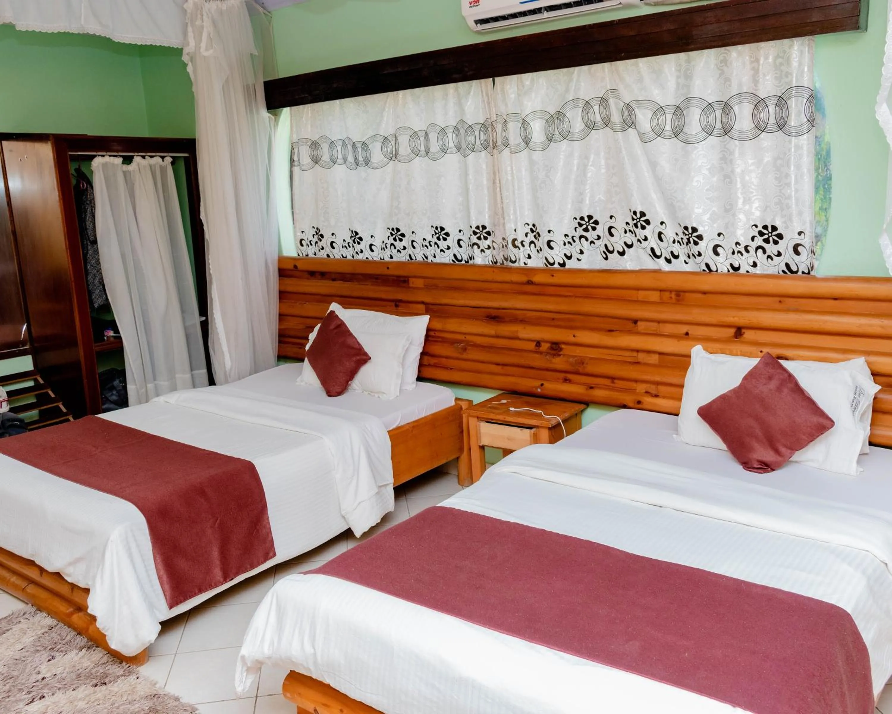 Bed in Pinebreeze Holiday Resort