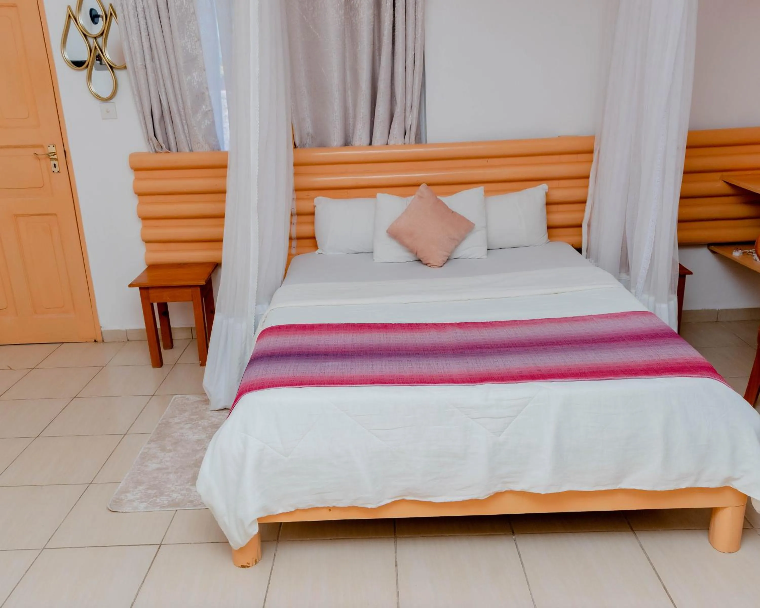 View (from property/room), Bed in Pinebreeze Holiday Resort