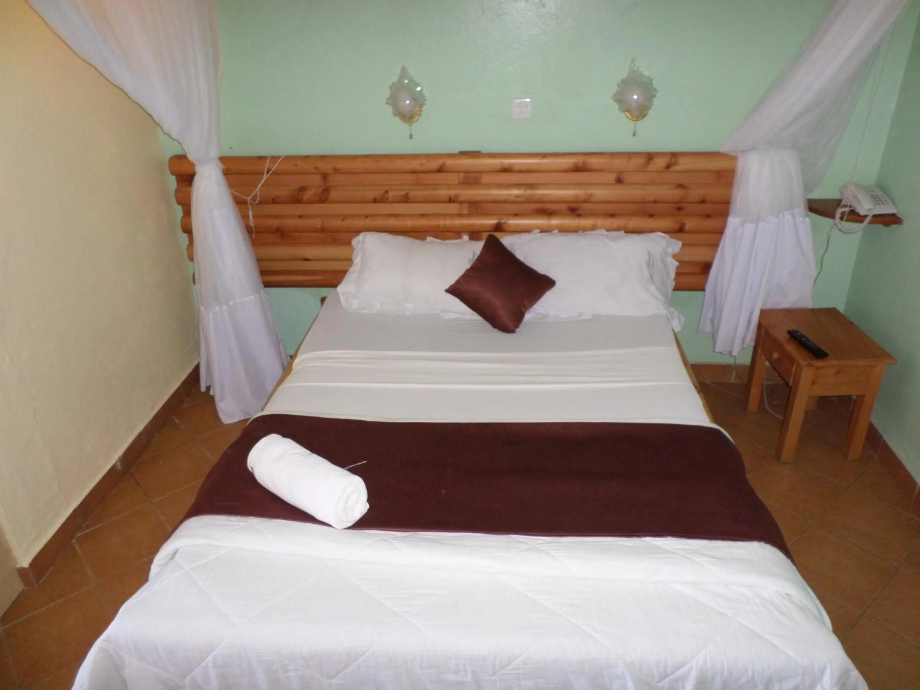 Bed in Pinebreeze Holiday Resort