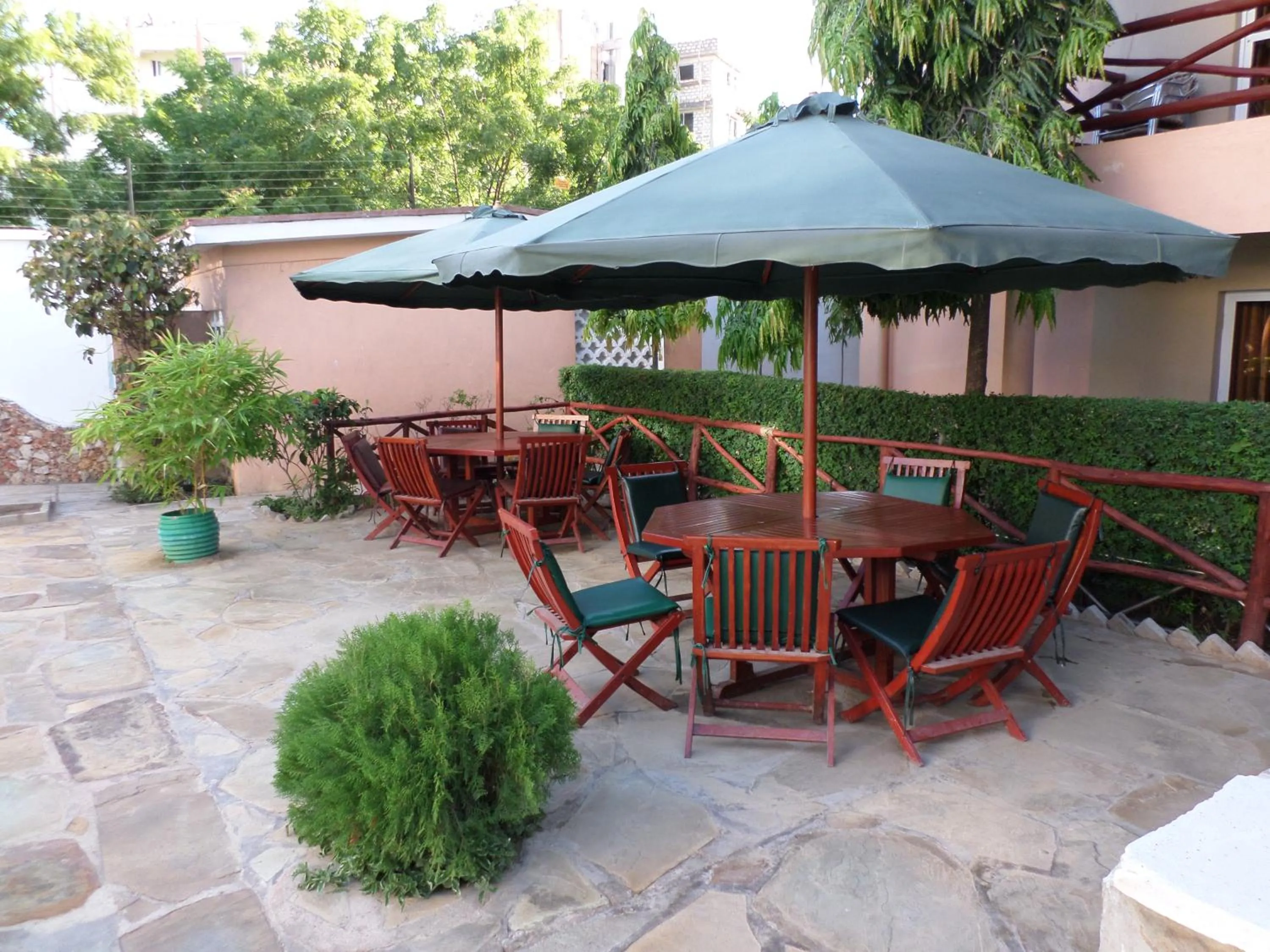 Restaurant/places to eat in Pinebreeze Holiday Resort