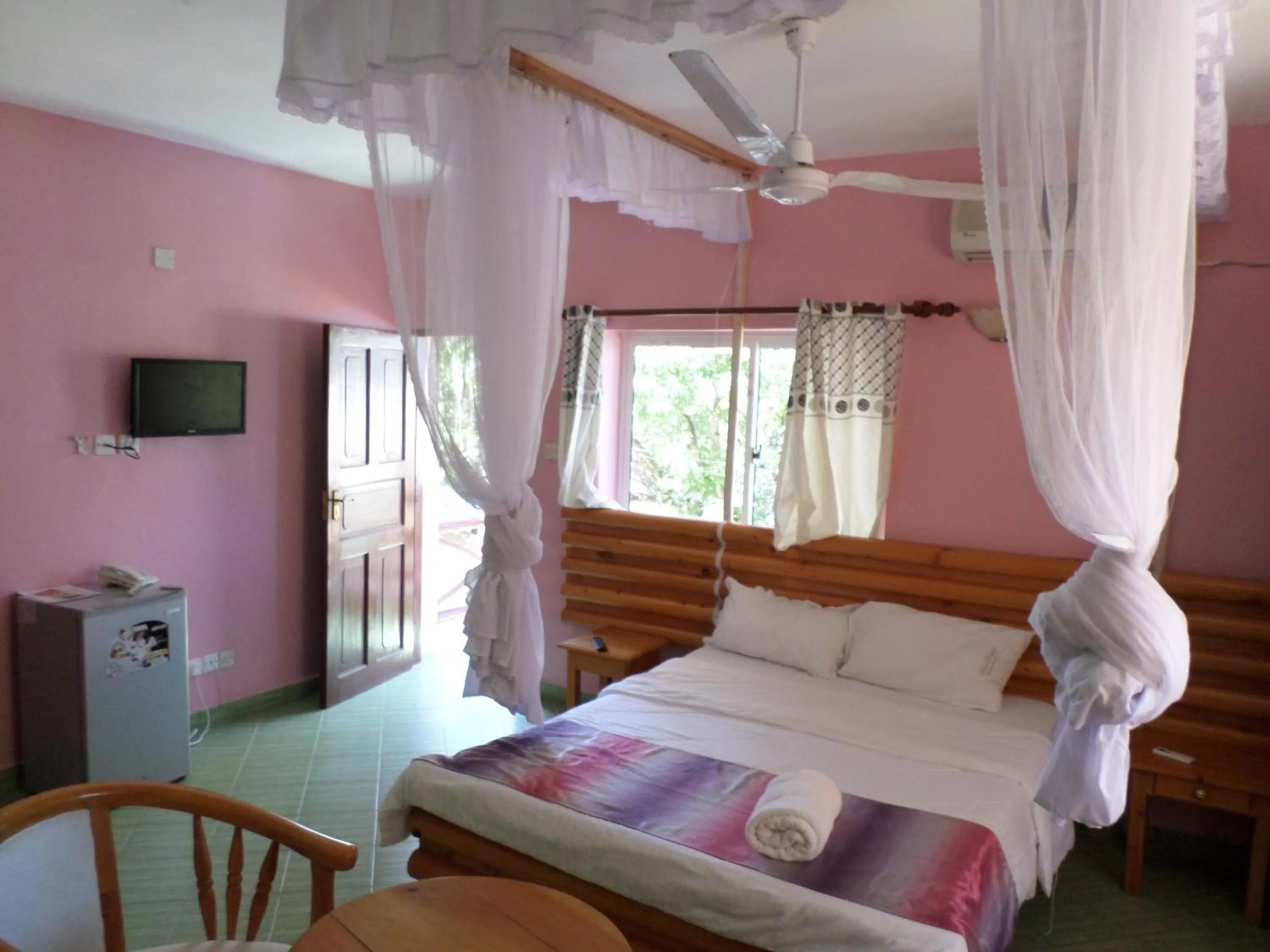 Bed in Pinebreeze Holiday Resort