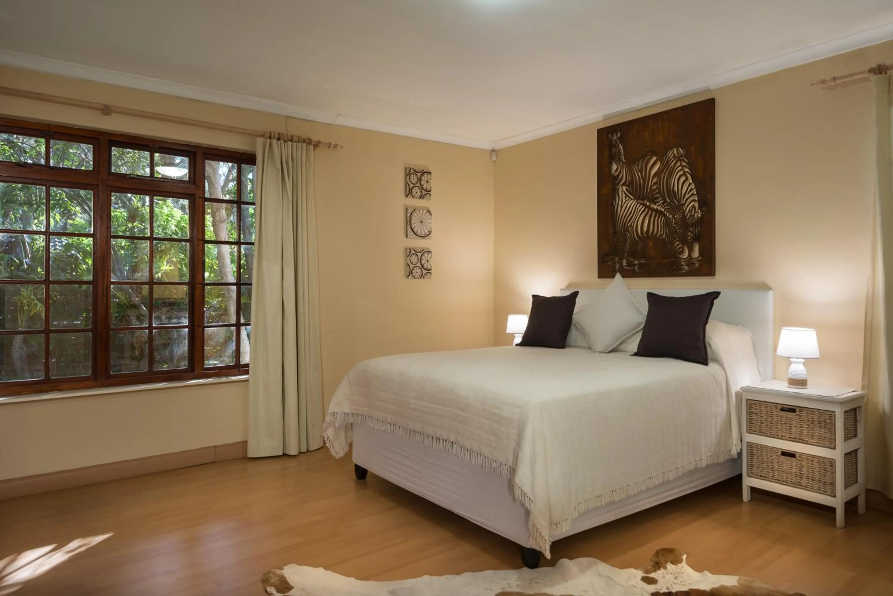 Bedroom, Bed in Just Unwind