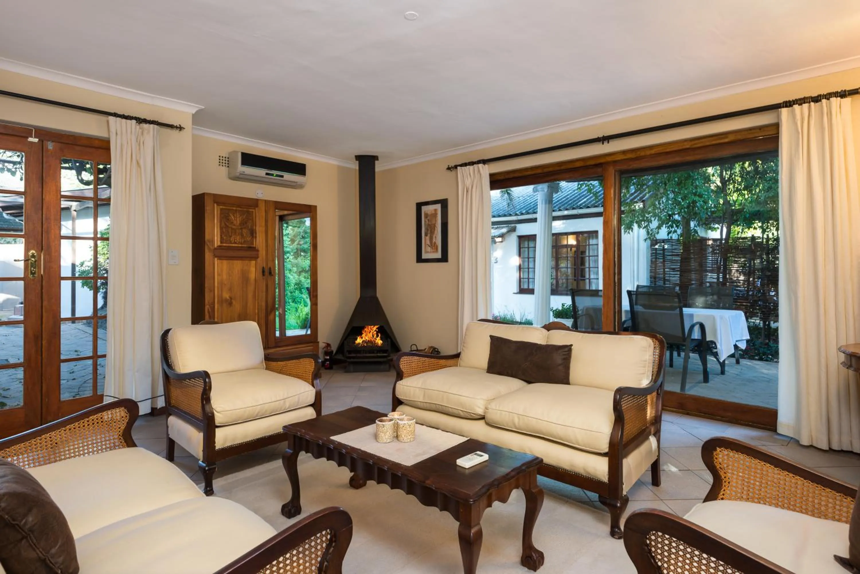 Living room in Just Unwind