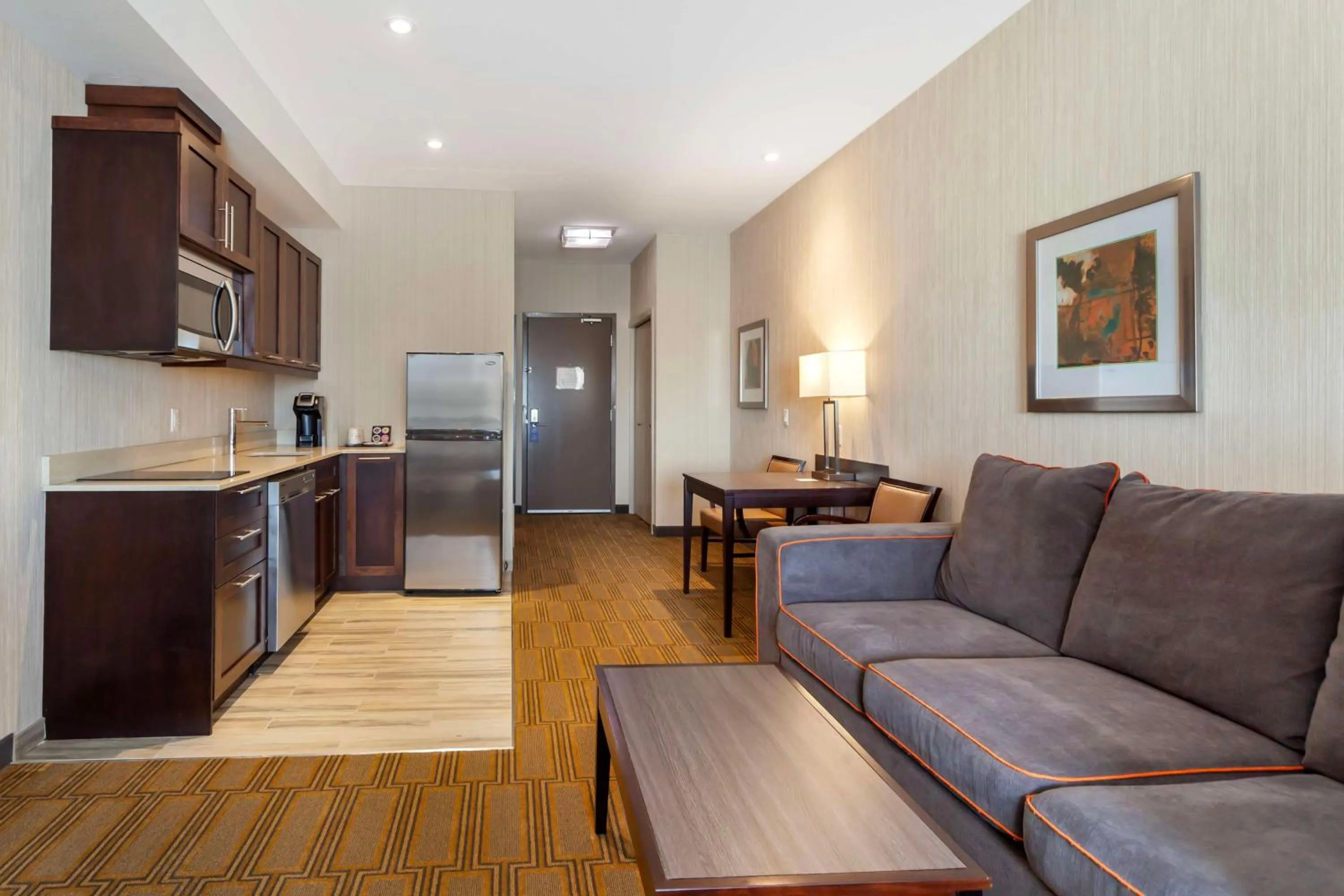 Bedroom in Best Western Plus Chateau Fort St. John