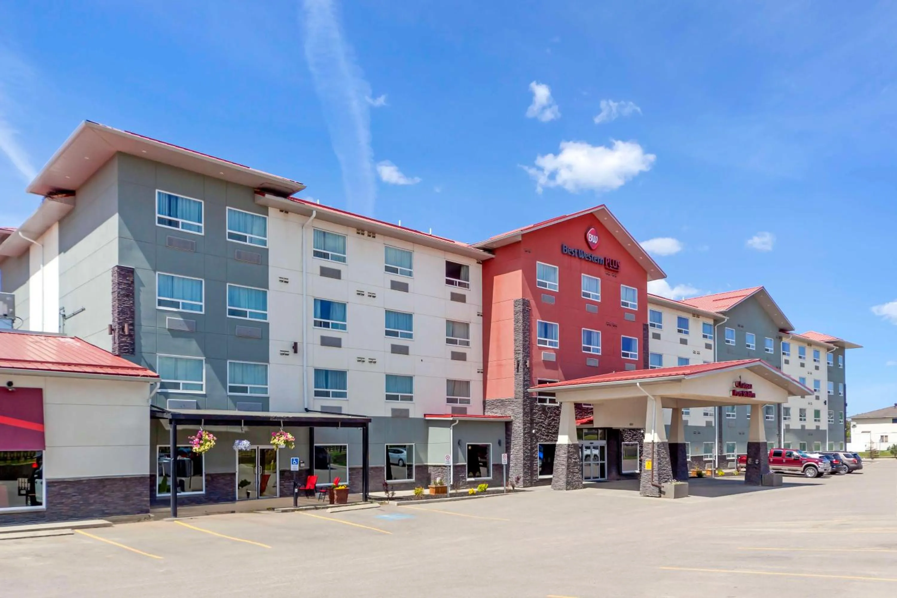 Property building in Best Western Plus Chateau Fort St. John
