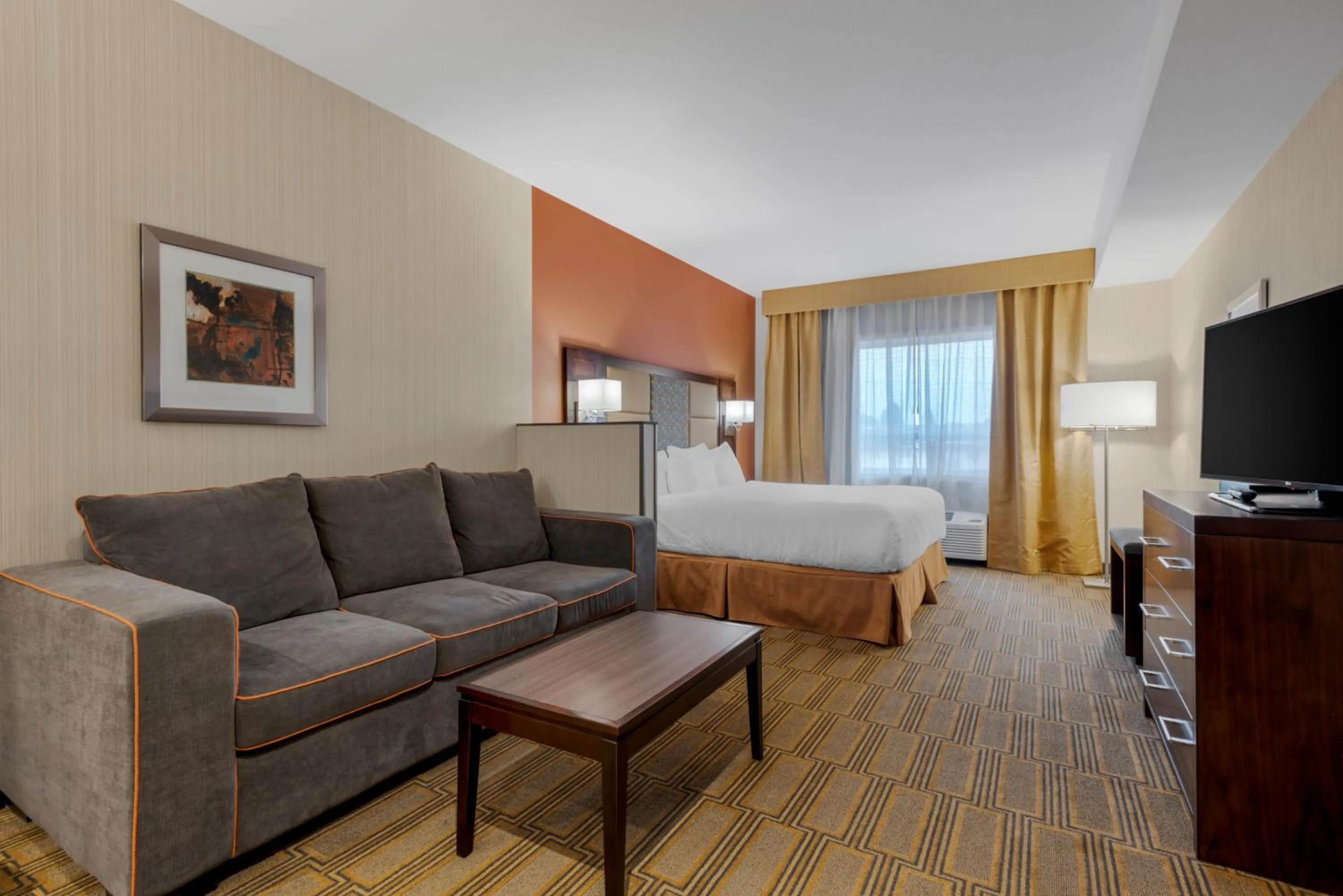 Bedroom, Bed in Best Western Plus Chateau Fort St. John