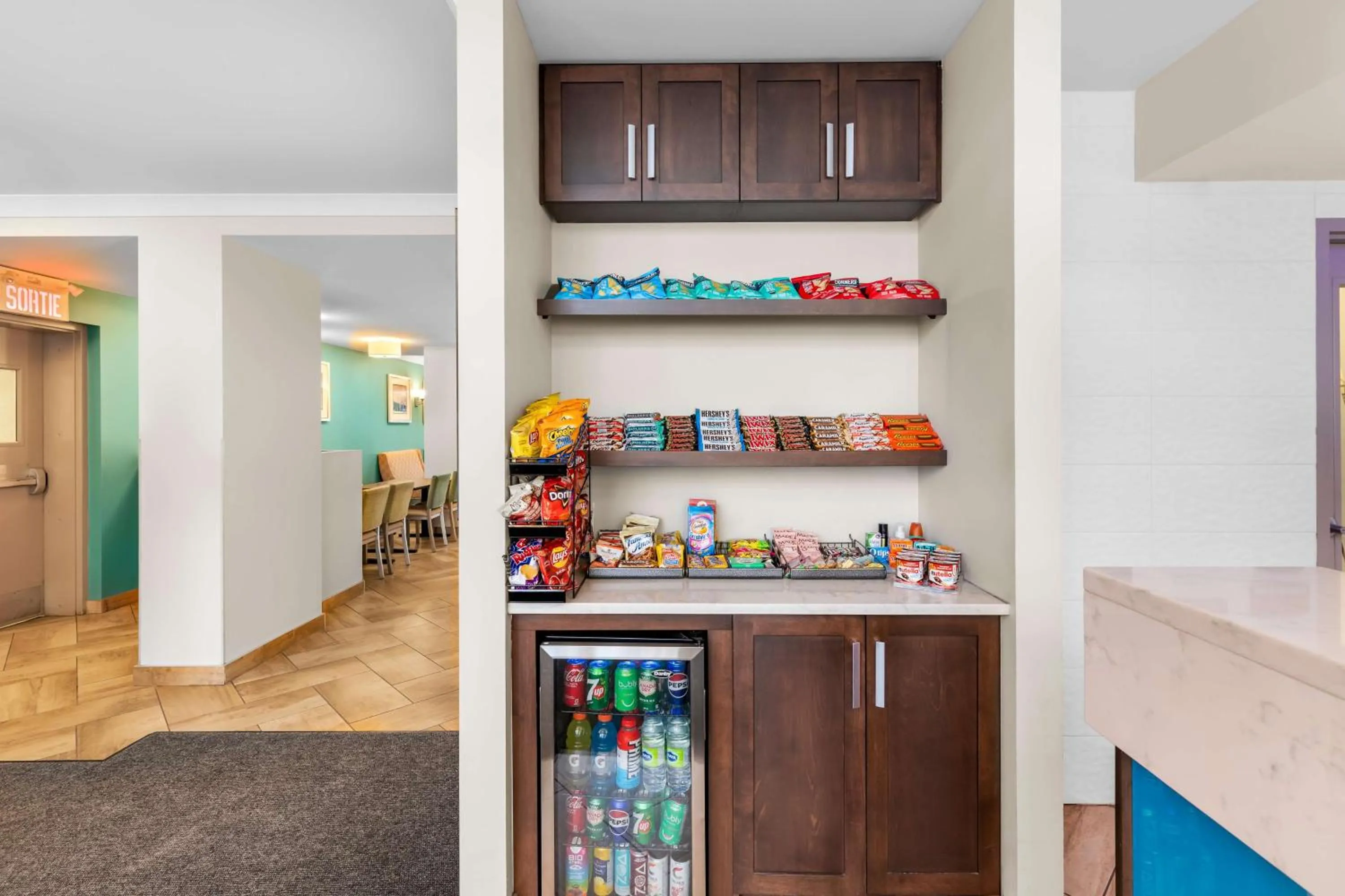 Property building in Best Western Plus Hotel Montreal