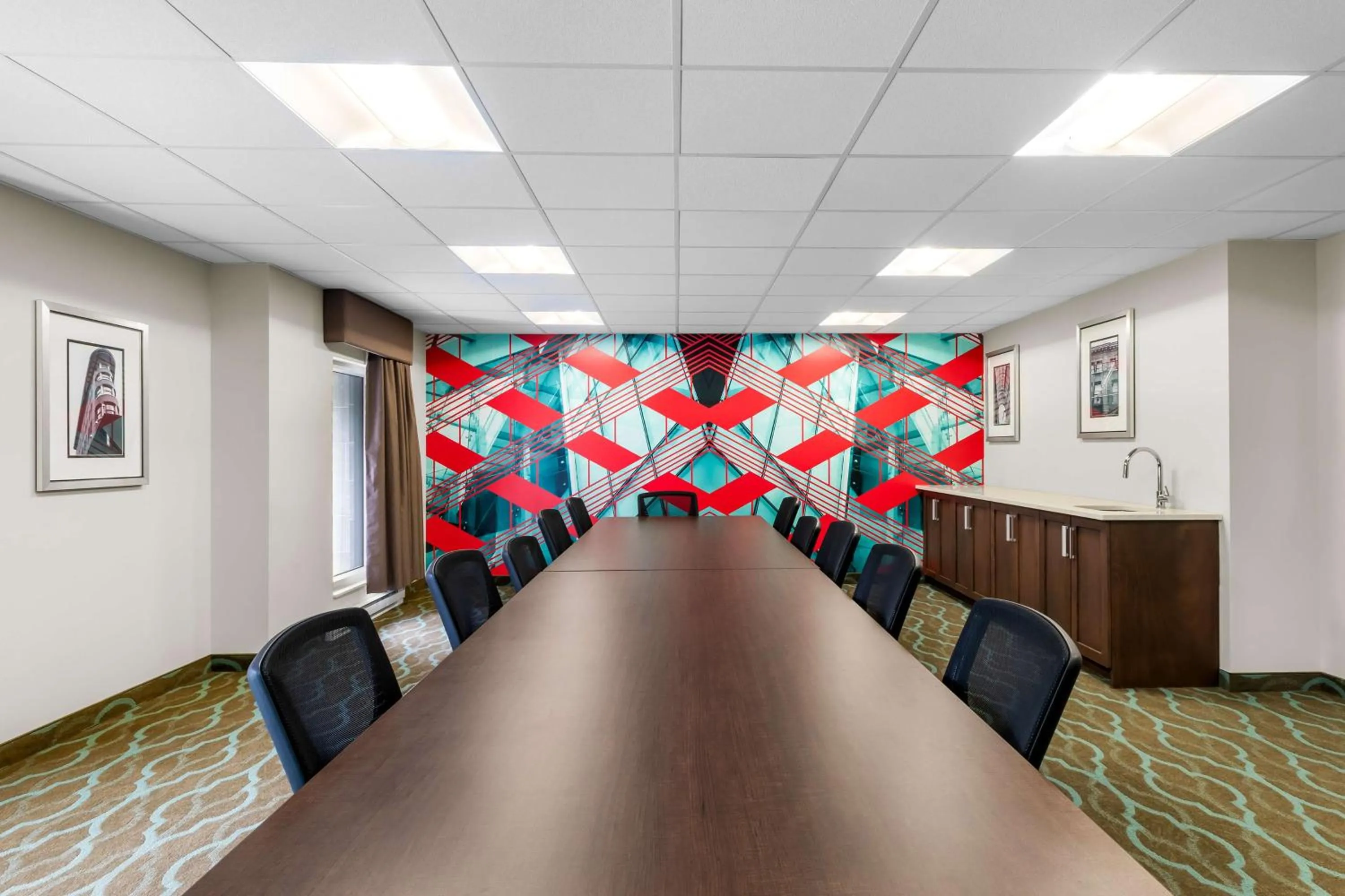 Meeting/conference room in Best Western Plus Hotel Montreal