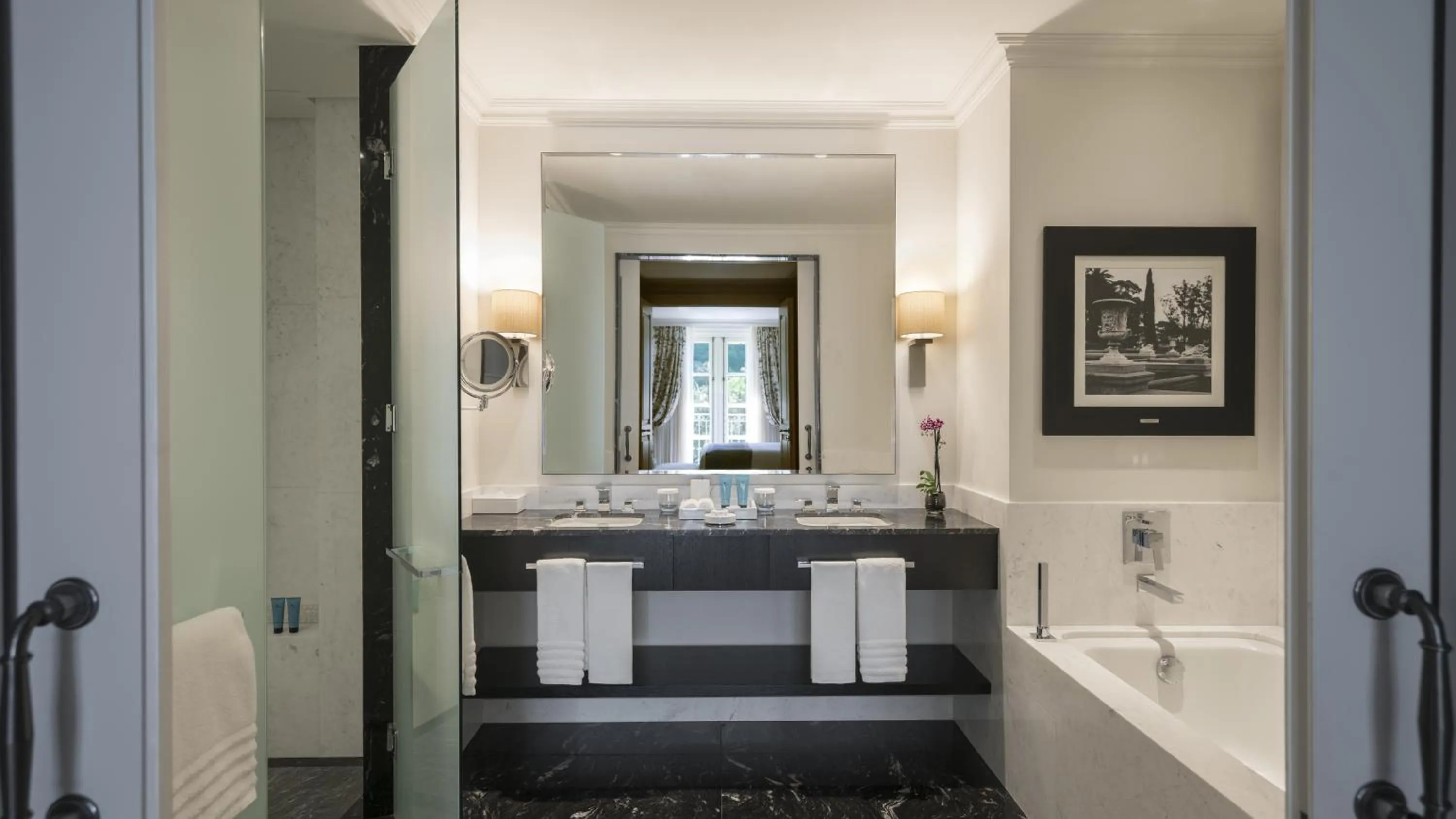Bathroom in Palácio Tangará, Oetker Hotels
