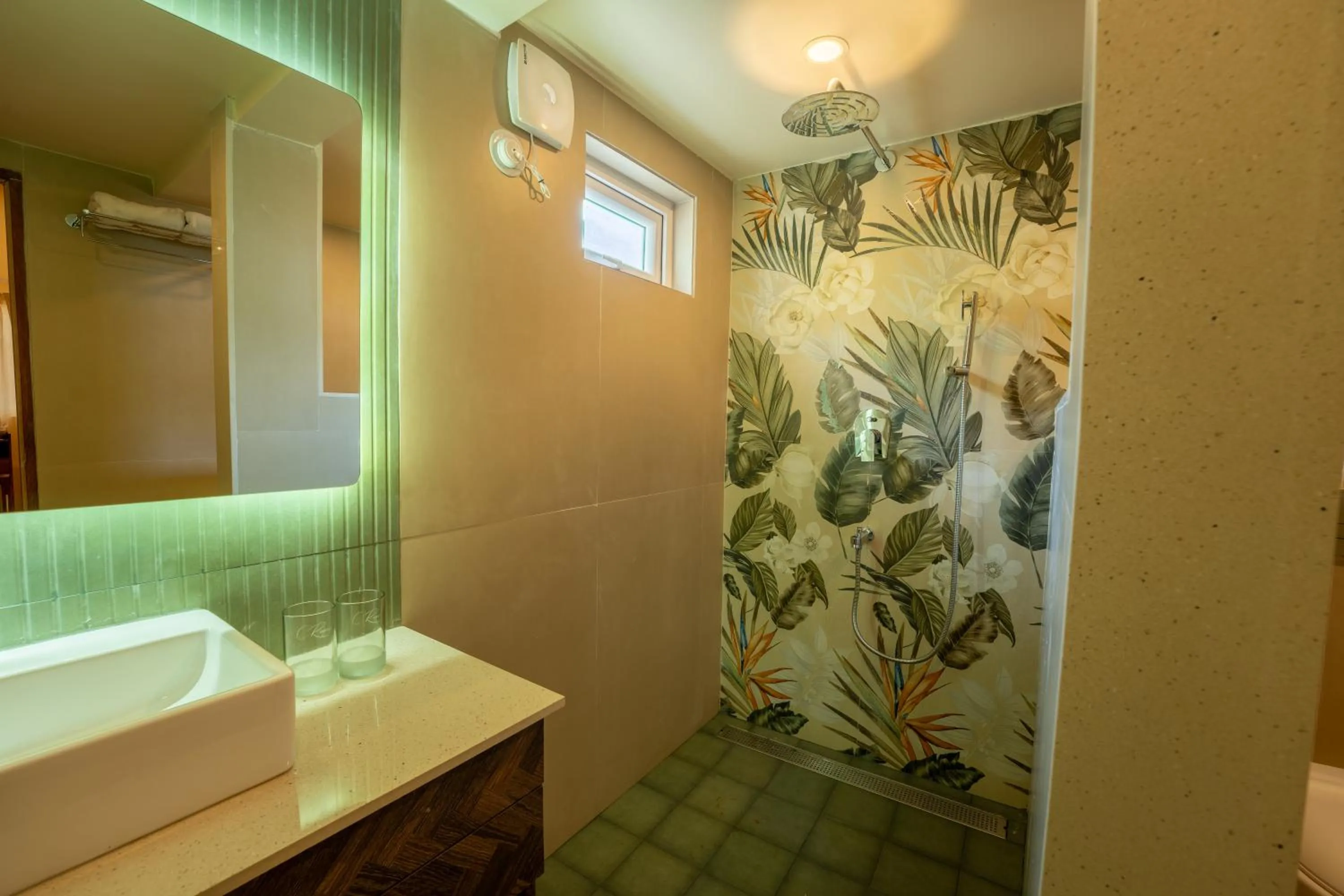 Bathroom in C Roque Beach Resort