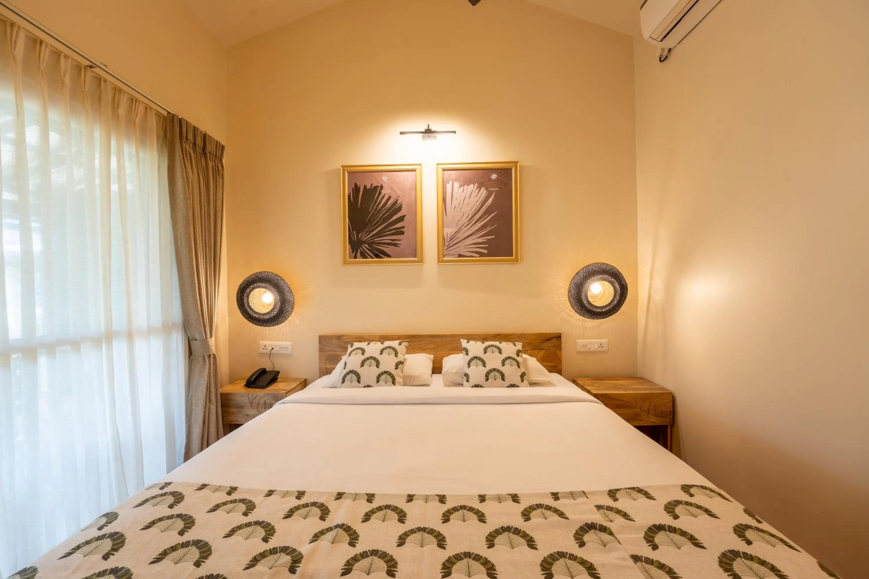 Bedroom, Bed in C Roque Beach Resort